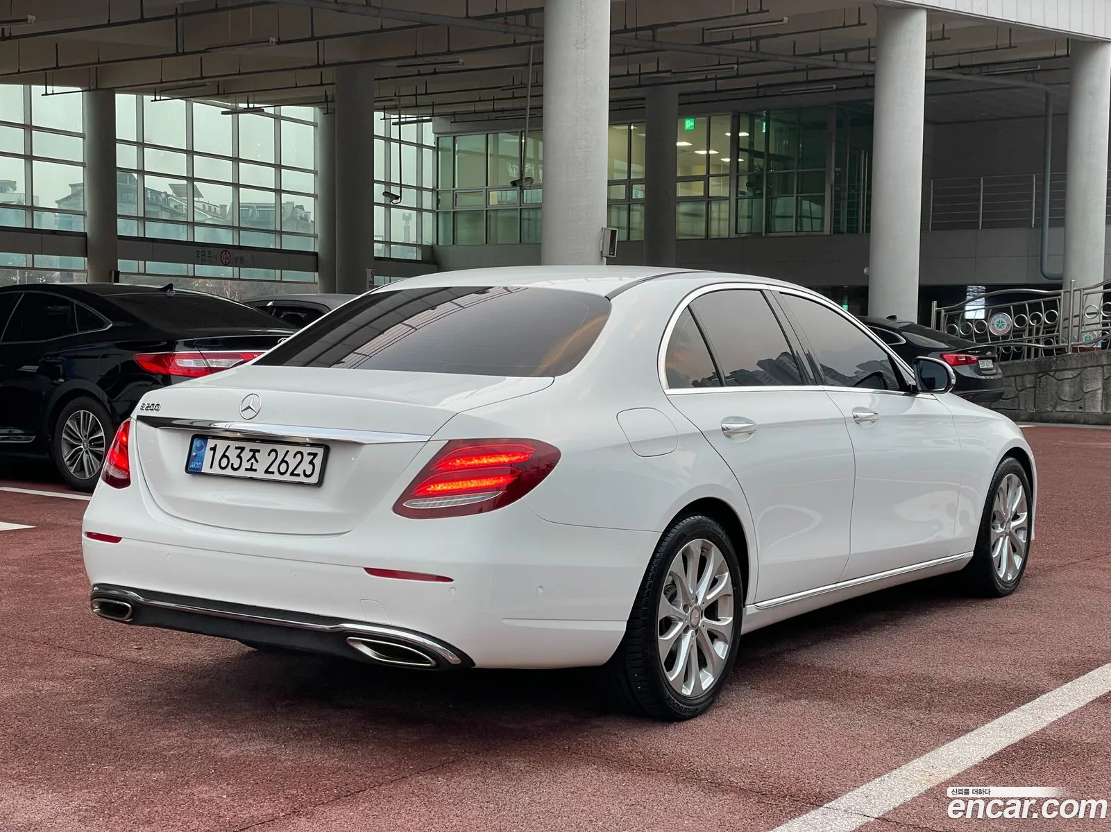 Mercedes-Benz E-Klasse E200 Avant Garde 2016 - фотография 18641281