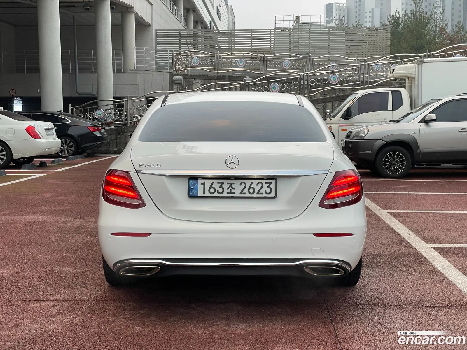 Mercedes-Benz E-Klasse E200 Avant Garde 2016 - фотография 18641283