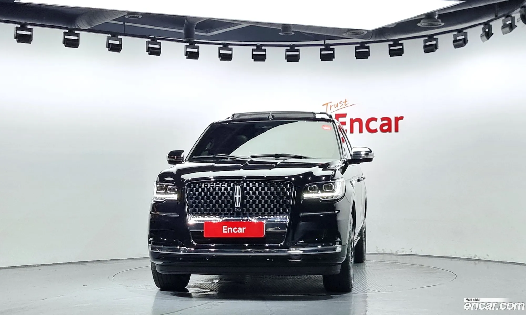 Lincoln Navigator 35L Black Label 2023 - фотография 4642556