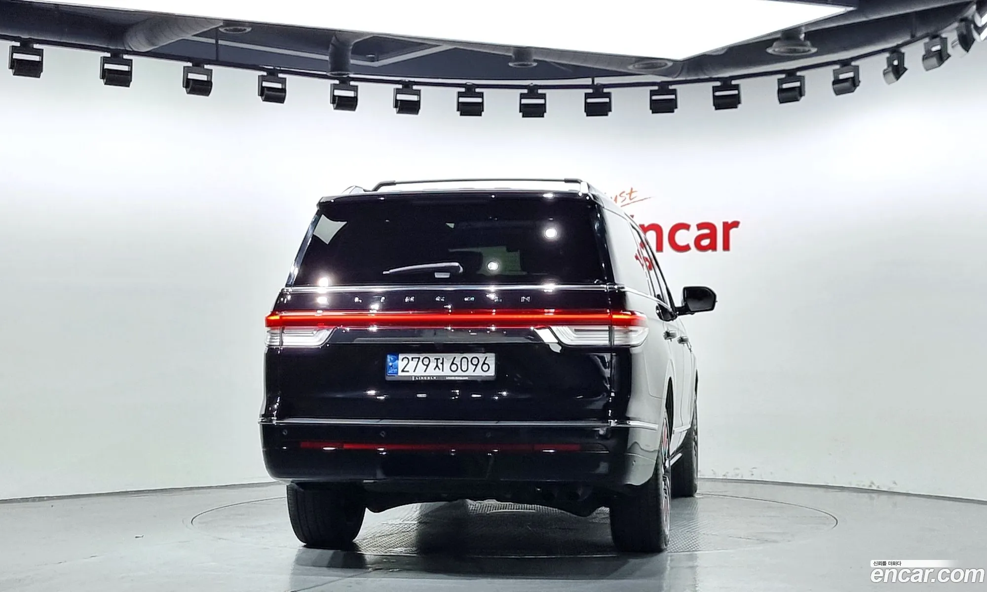 Lincoln Navigator 35L Black Label 2023 - фотография 4642557