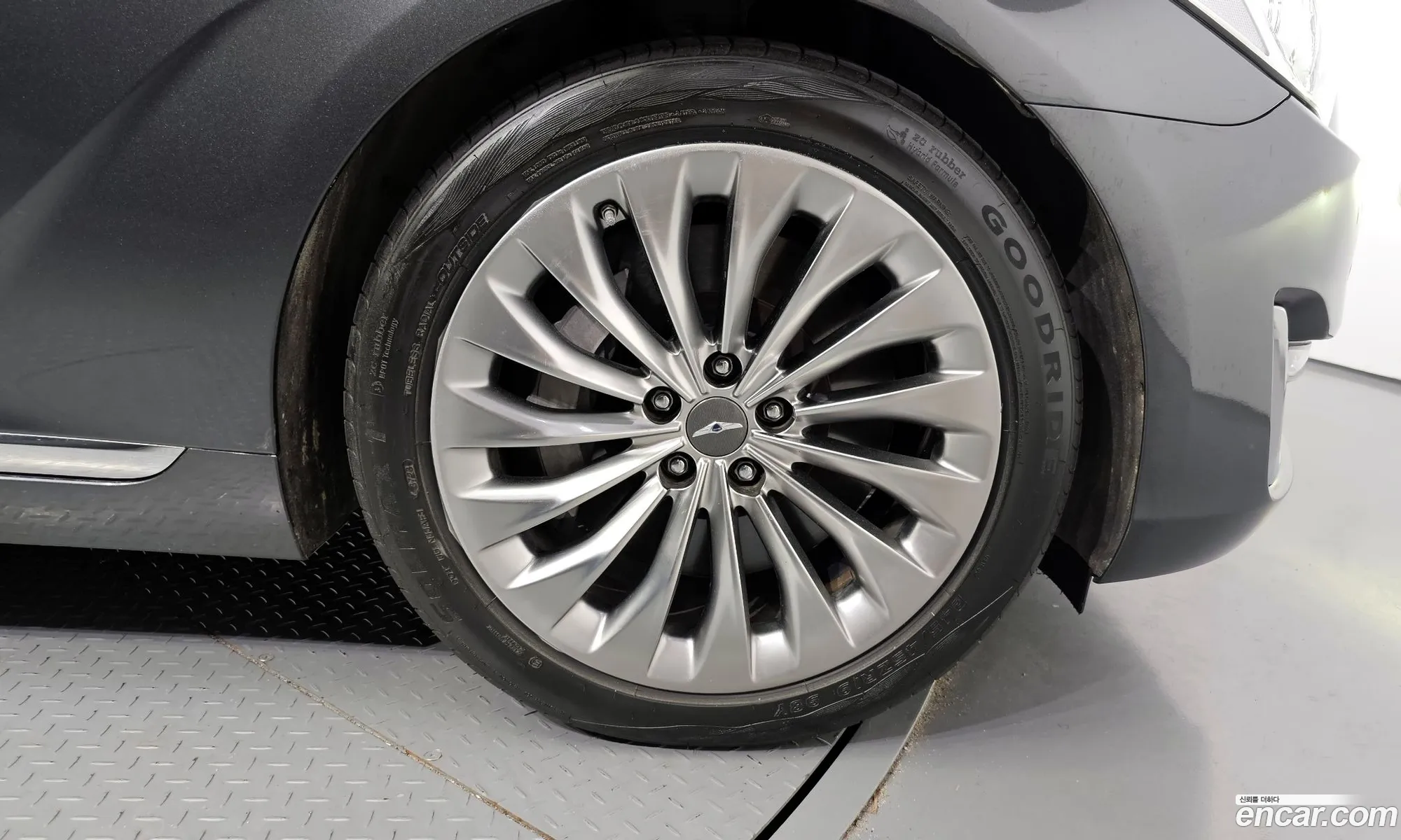 Genesis G90 I 38 Gdi Awd 2018 - фотография 1547530