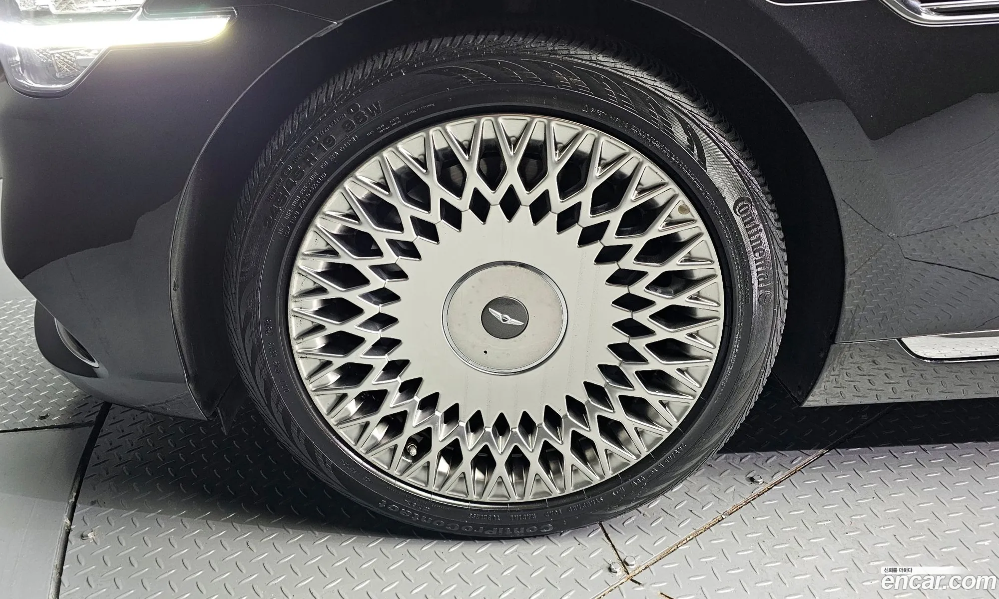 Genesis G90 I 38 Awd 2019 - фотография 1566969