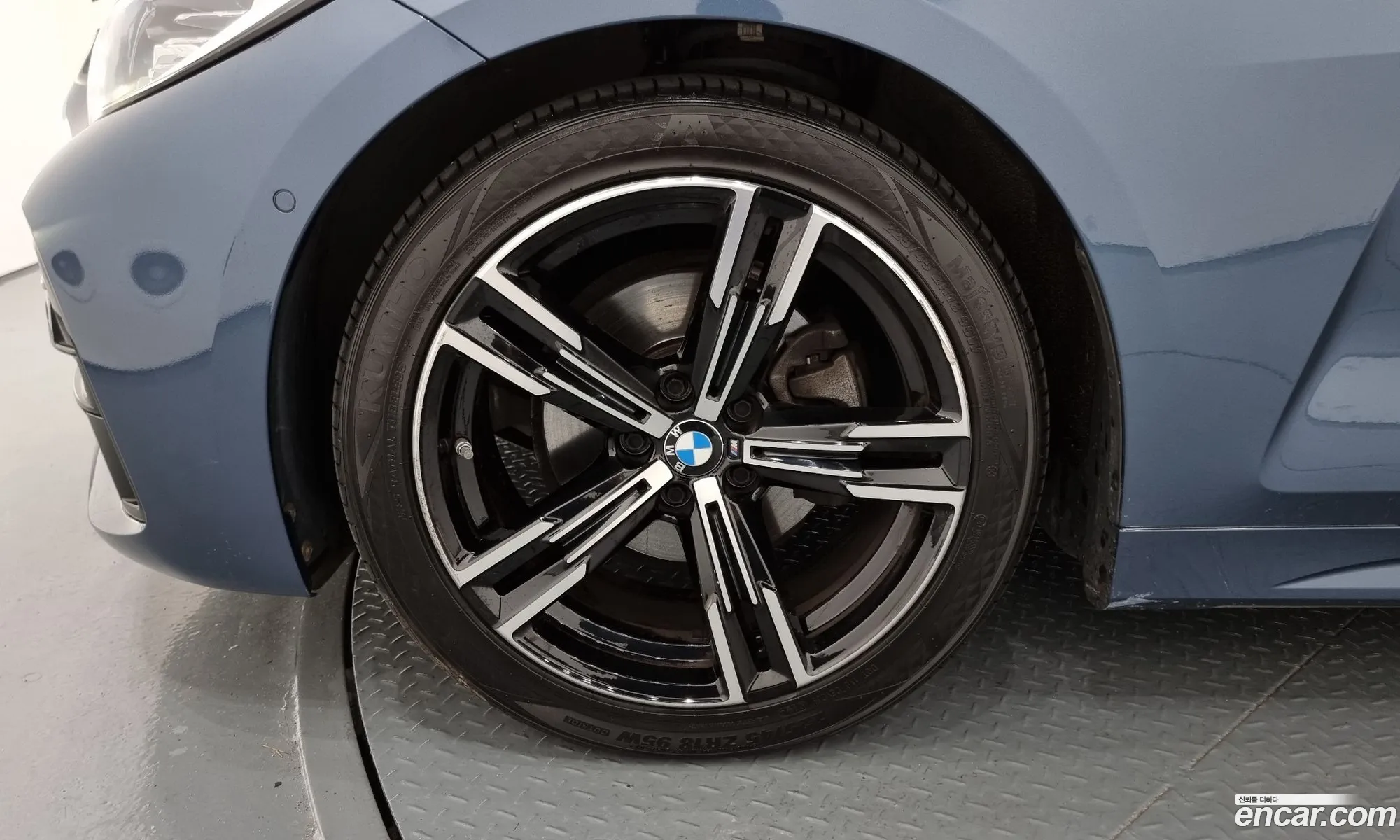 BMW 4Er G22 G23 420I M Sports Convertible 2021 - фотография 16366204