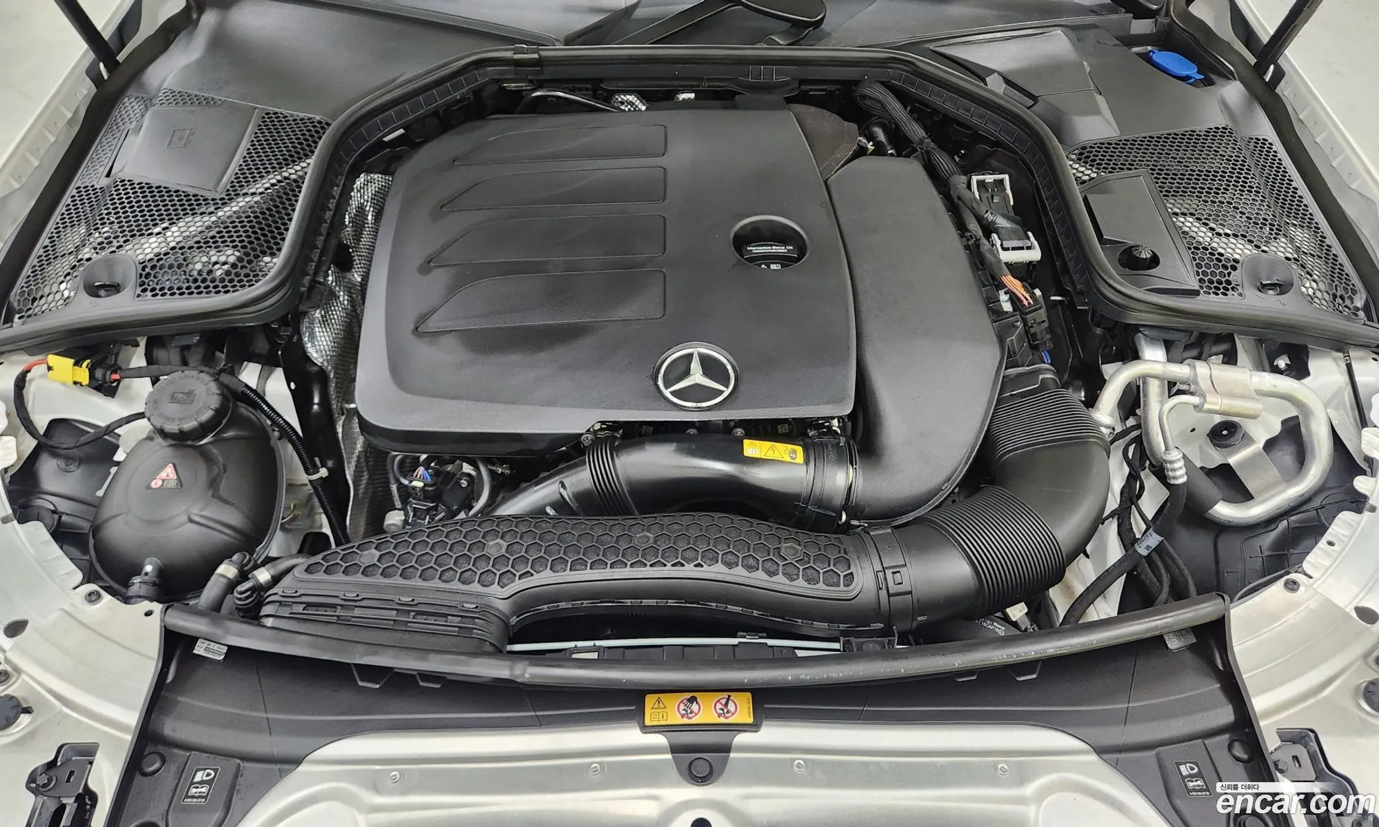 Mercedes-Benz C-Klasse C200 Coupe 2023 - фотография 18672153