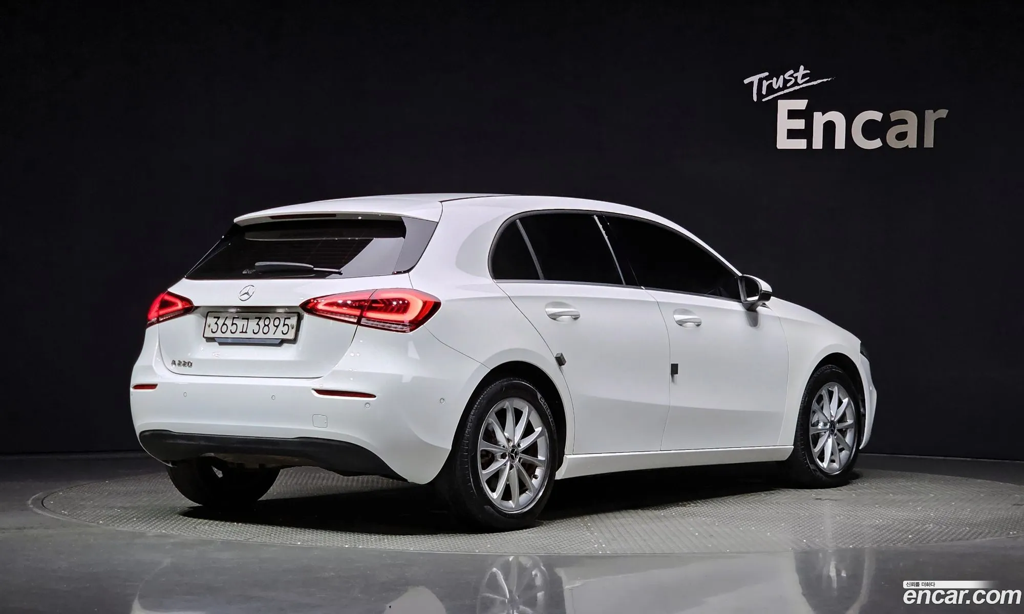 Mercedes-Benz A-Klasse Iv W177 A220 Hatchback 2019 - фотография 16451596