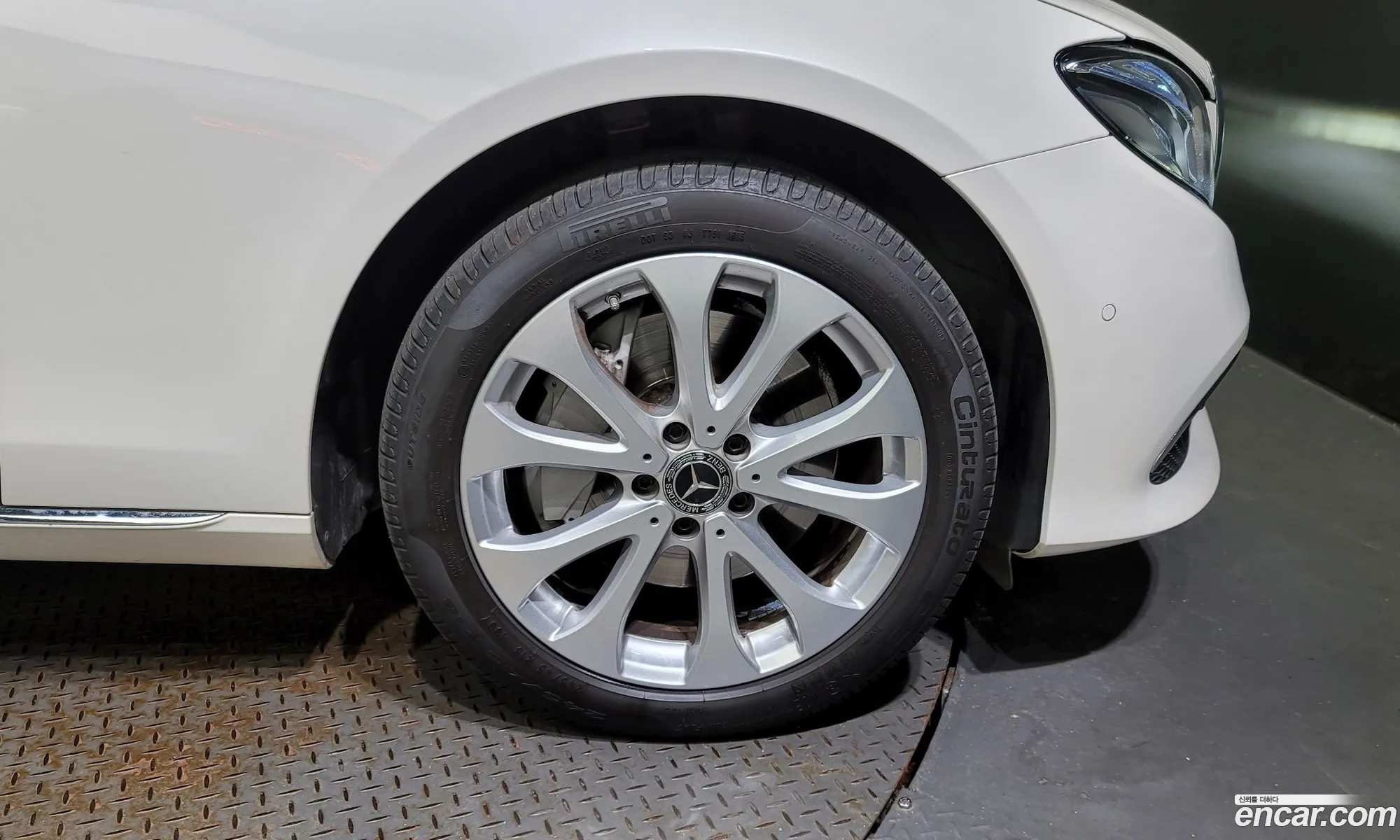 Mercedes-Benz E-Klasse V W213 S213 C238 E300 4Matic Exclusive 2019 - фотография 16428635