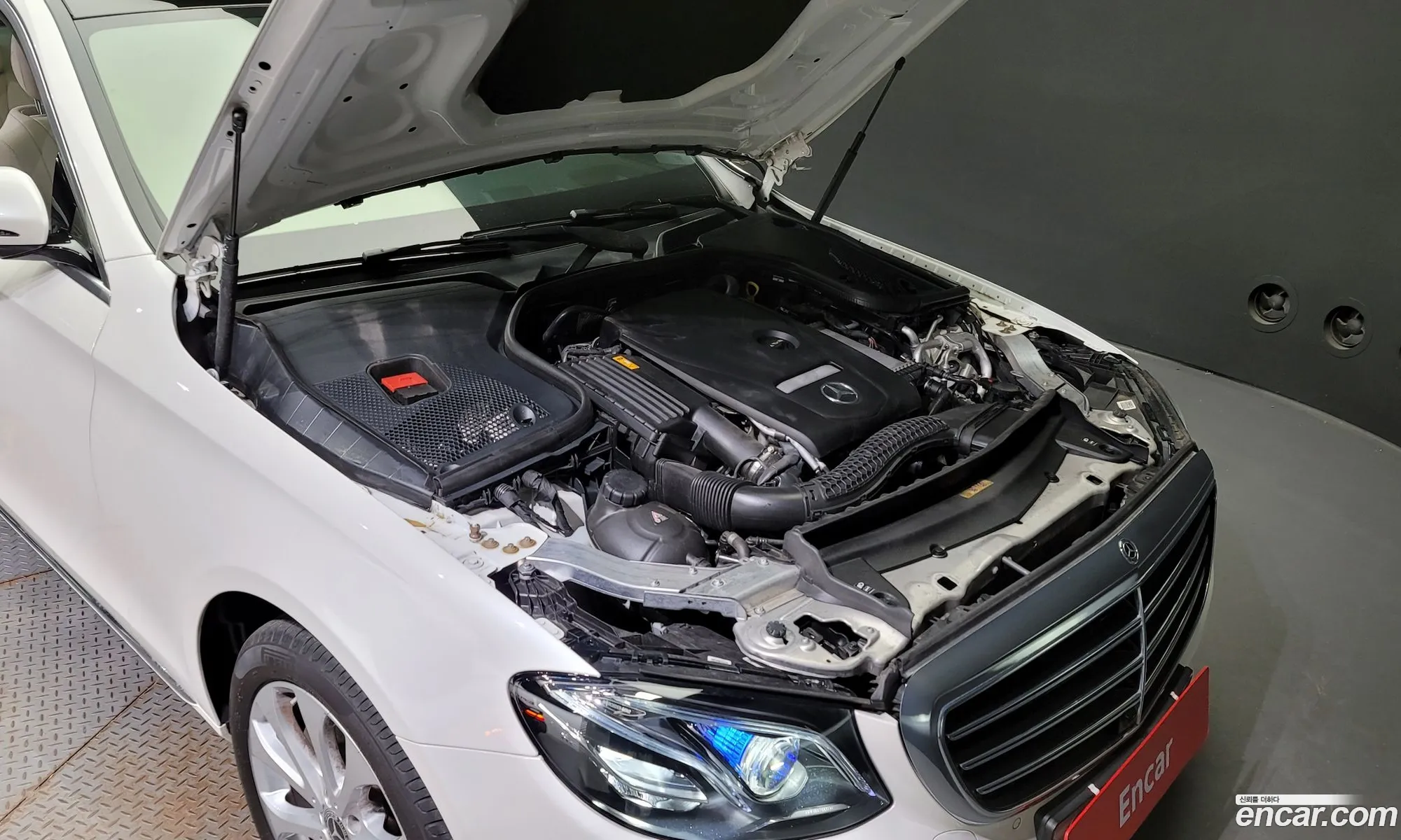 Mercedes-Benz E-Klasse V W213 S213 C238 E300 4Matic Exclusive 2019 - фотография 16428636
