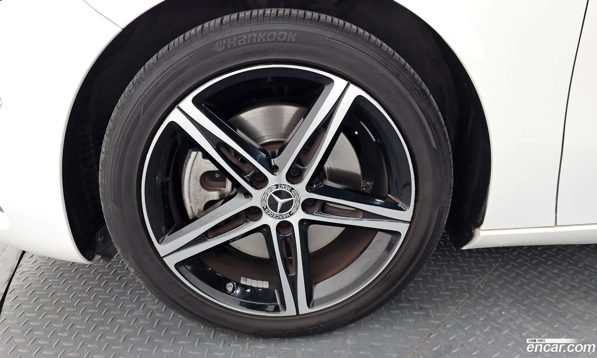 Benz A-Class W177 A250 4Matic Sedan - фотография 18702939