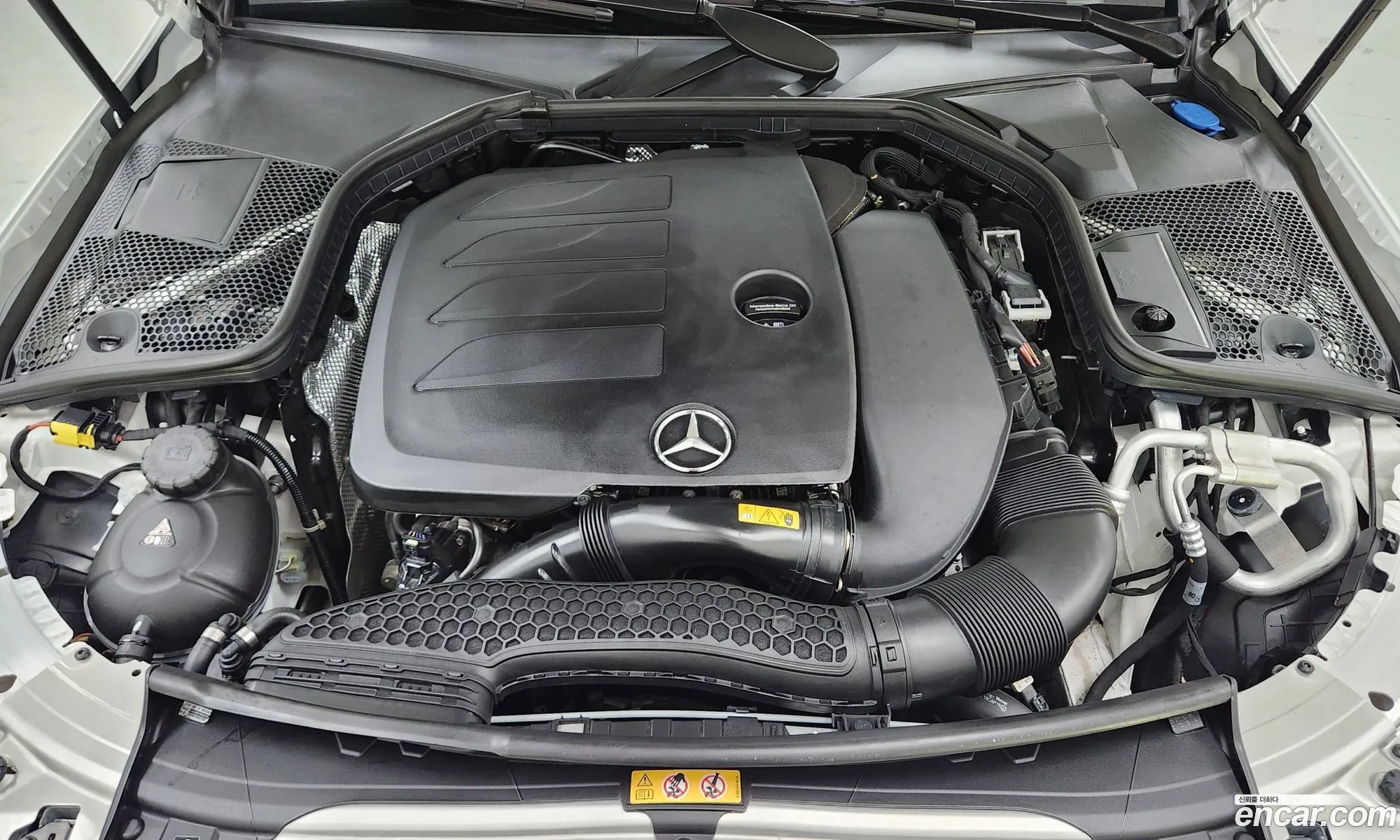 Mercedes-Benz C-Klasse C200 Coupe 2023 - фотография 18672189
