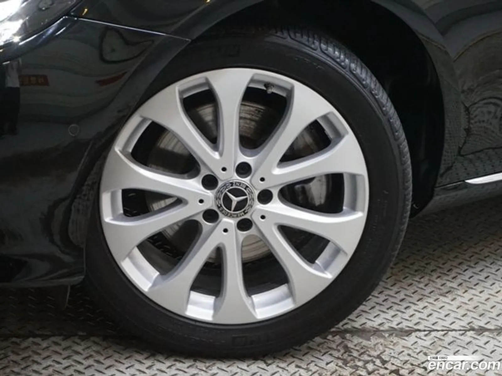 Mercedes-Benz E-Klasse V W213 S213 C238 E220D 4Matic Exclusive 2019 - фотография 18672128