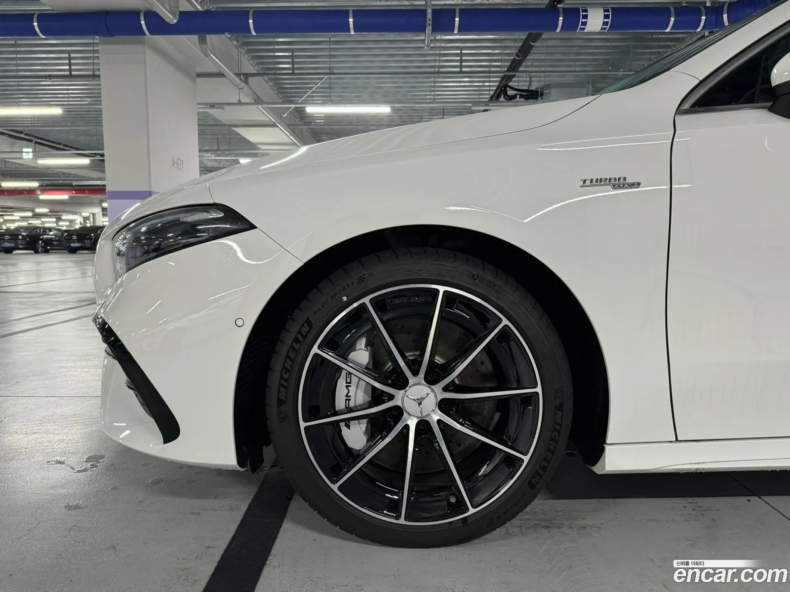 Mercedes-Benz A-Klasse Amg A35 4Matic Sedan 2024 - фотография 16467780