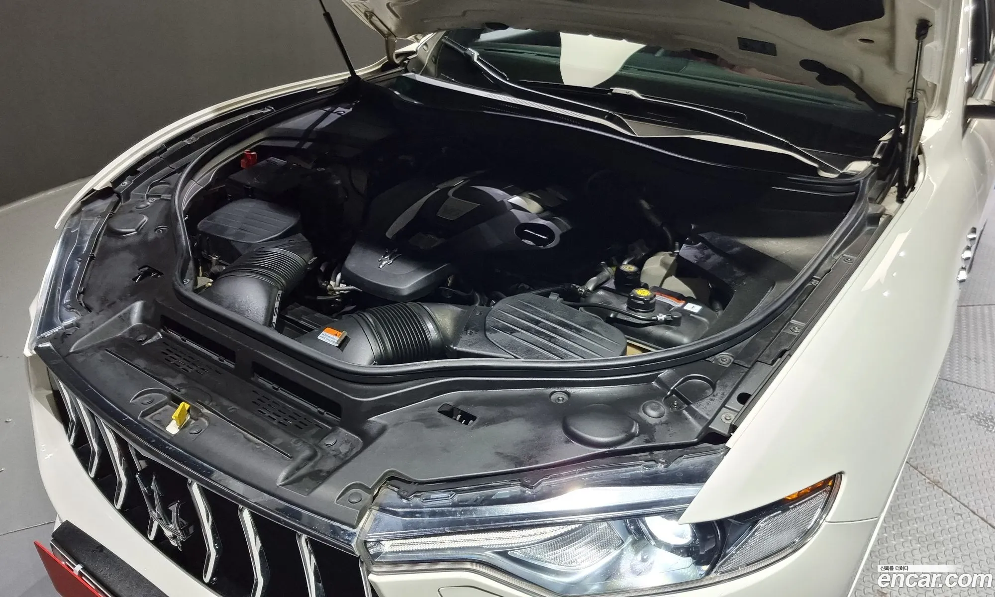 Maserati Levante 30 Awd Premium - фотография 12616018