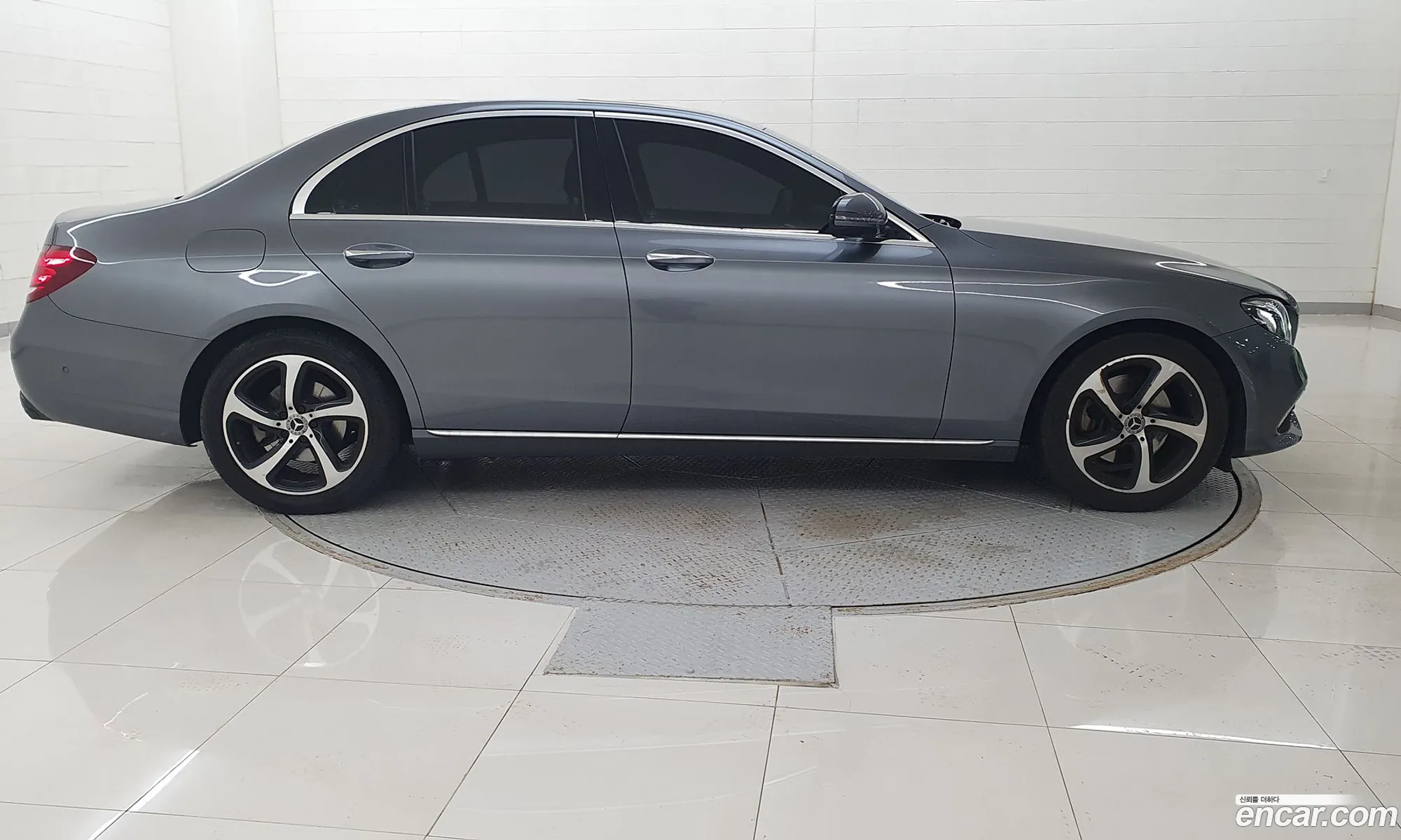 Mercedes-Benz E-Klasse V W213 S213 C238 E250 Avantgarde 2020 - фотография 16428684