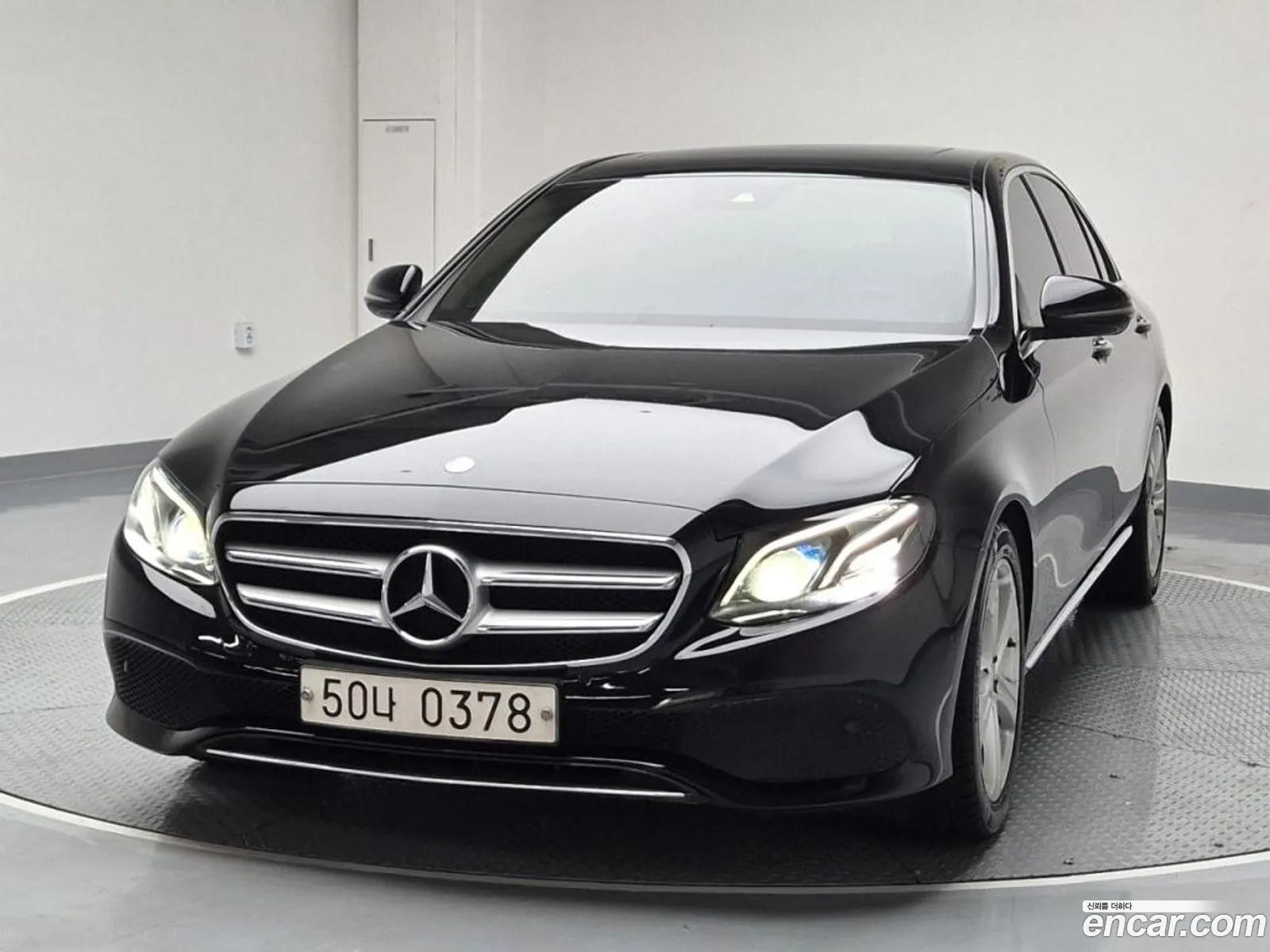 Mercedes-Benz E-Klasse E220D Avant Garde 2017 - фотография 16428655