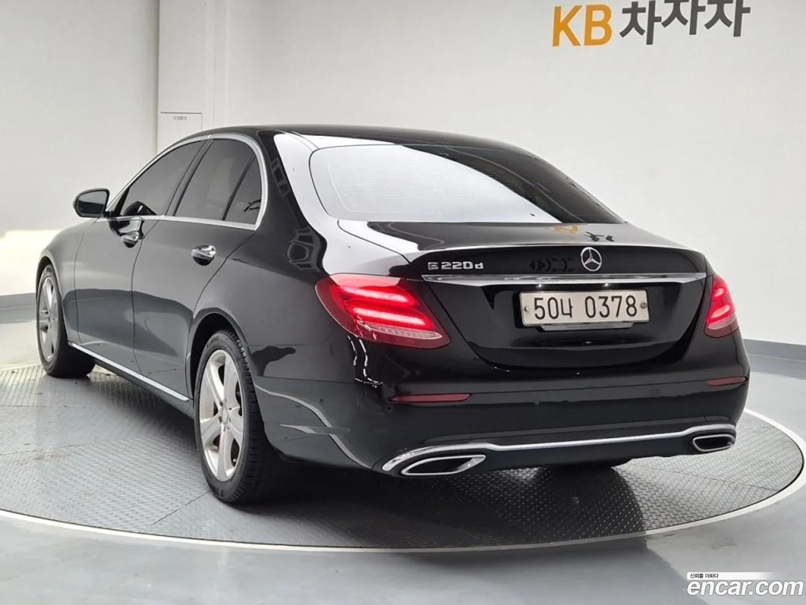 Mercedes-Benz E-Klasse E220D Avant Garde 2017 - фотография 16428656