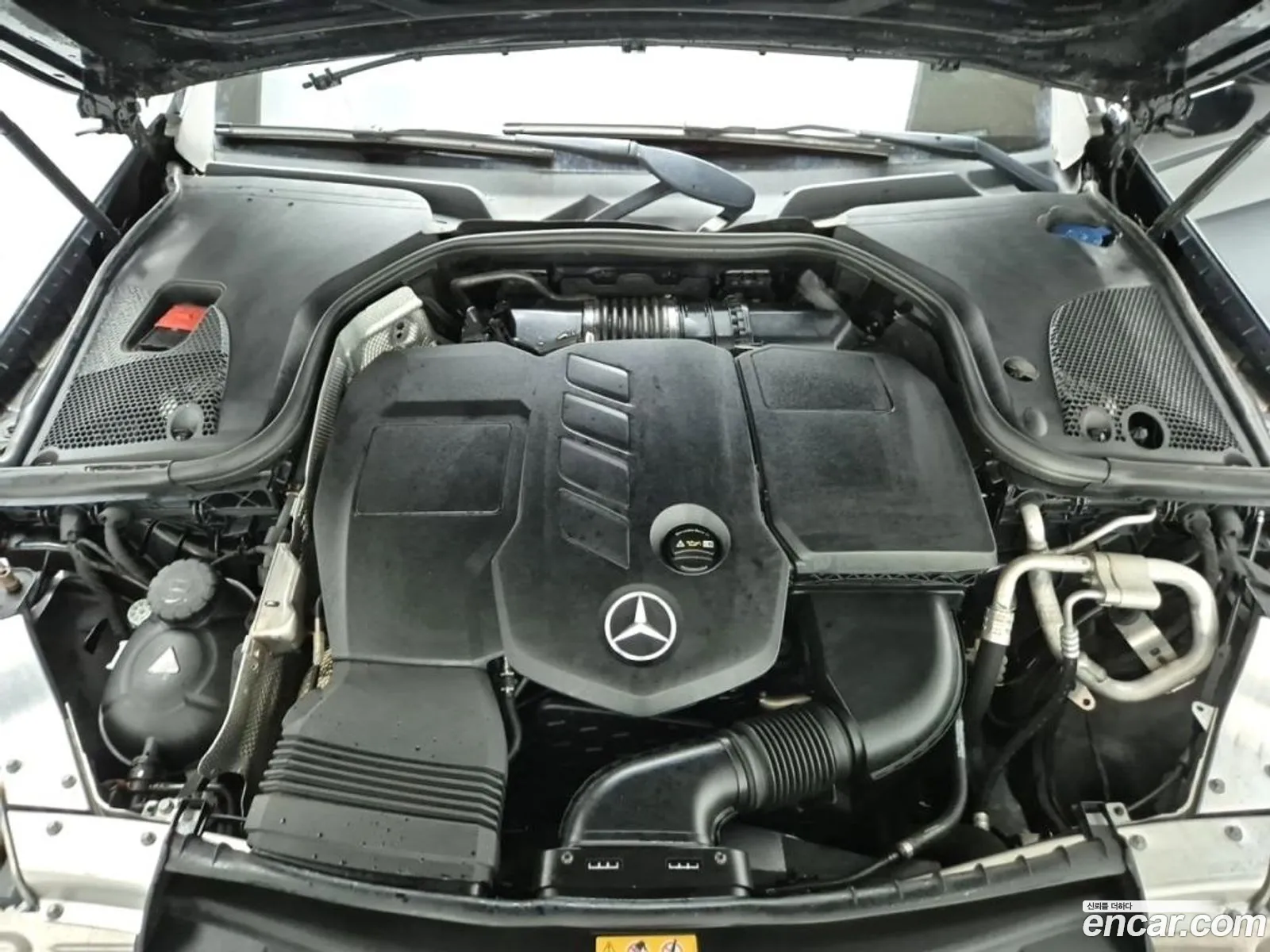 Mercedes-Benz E-Klasse E220D Avant Garde 2017 - фотография 16428660