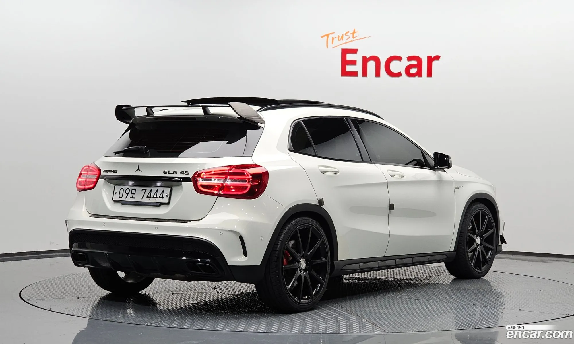 Mercedes-Benz Gla-Klasse Gla45 Amg 4Matic 2016 - фотография 16467765