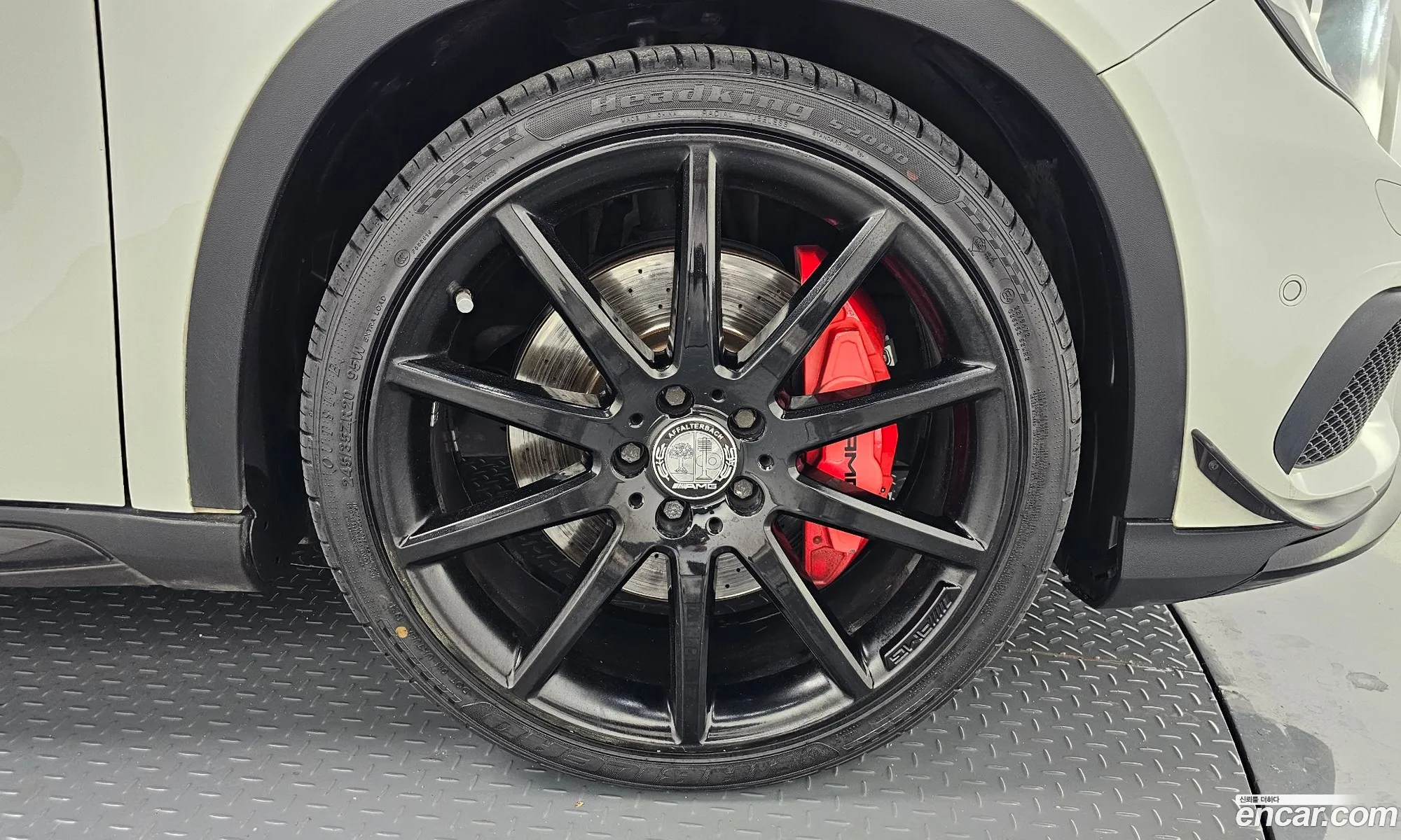 Mercedes-Benz Gla-Klasse Gla45 Amg 4Matic 2016 - фотография 16467768