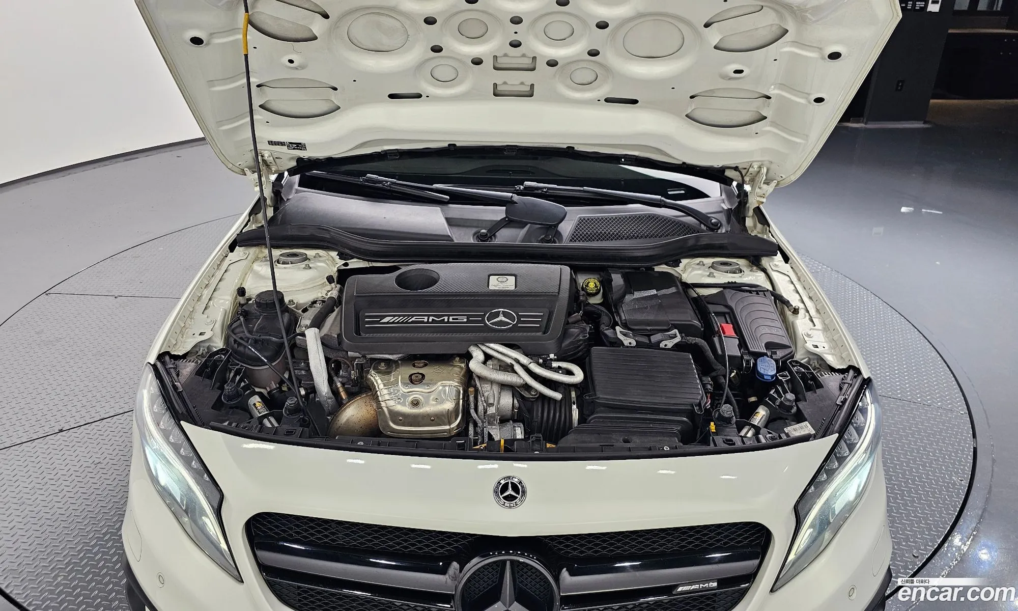 Mercedes-Benz Gla-Klasse Gla45 Amg 4Matic 2016 - фотография 16467769