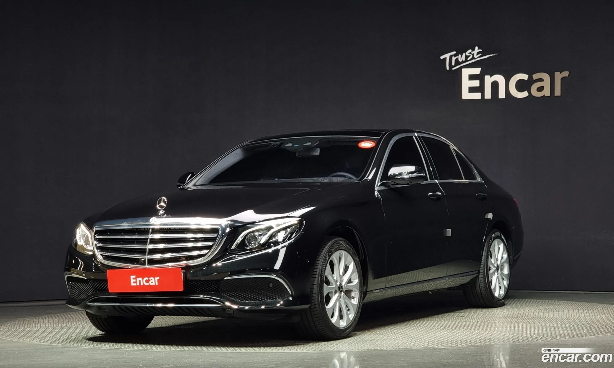 Mercedes-Benz E-Klasse V W213 S213 C238 E300 4Matic Exclusive 2019 - фотография 17944733
