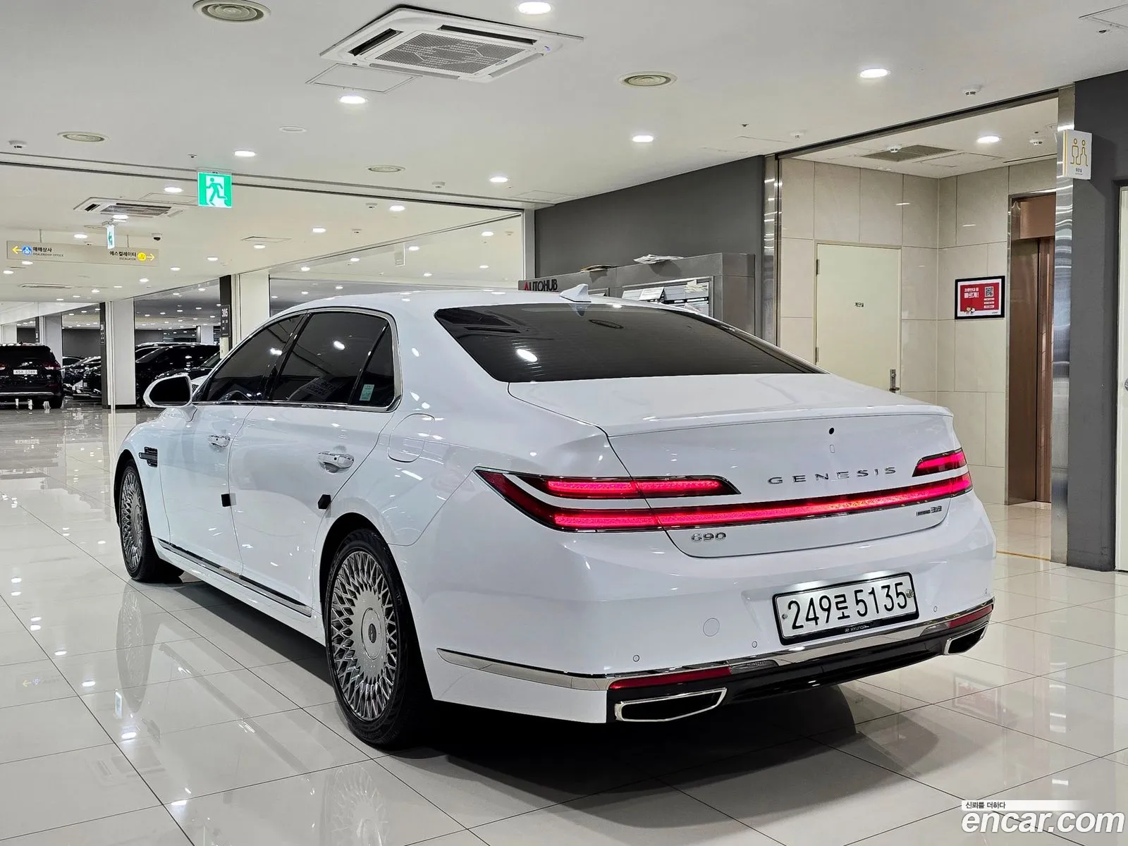 Genesis G90 I 38 Awd 2020 - фотография 1544971