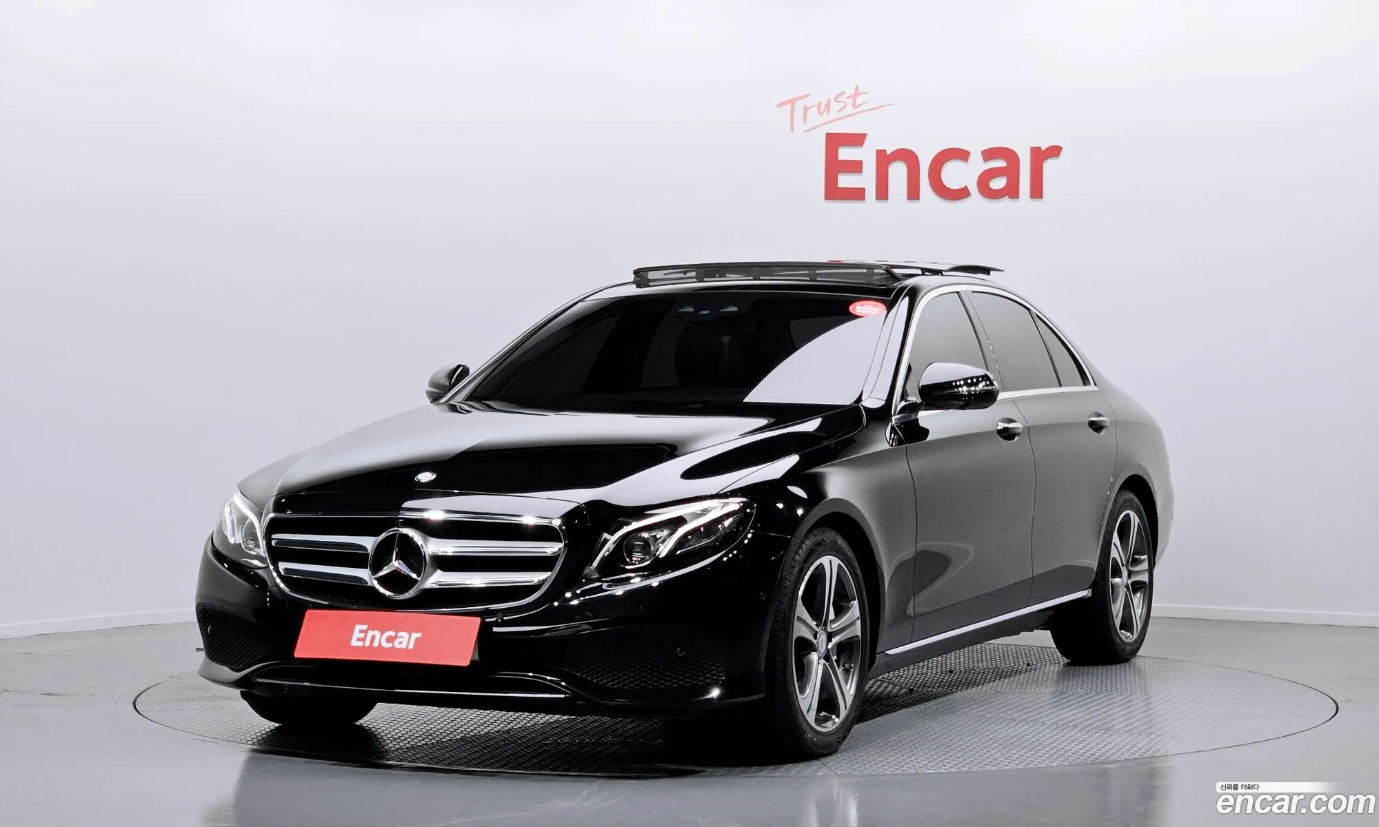 Mercedes-Benz E-Klasse E300 Avantgarde 2017 - фотография 16237806