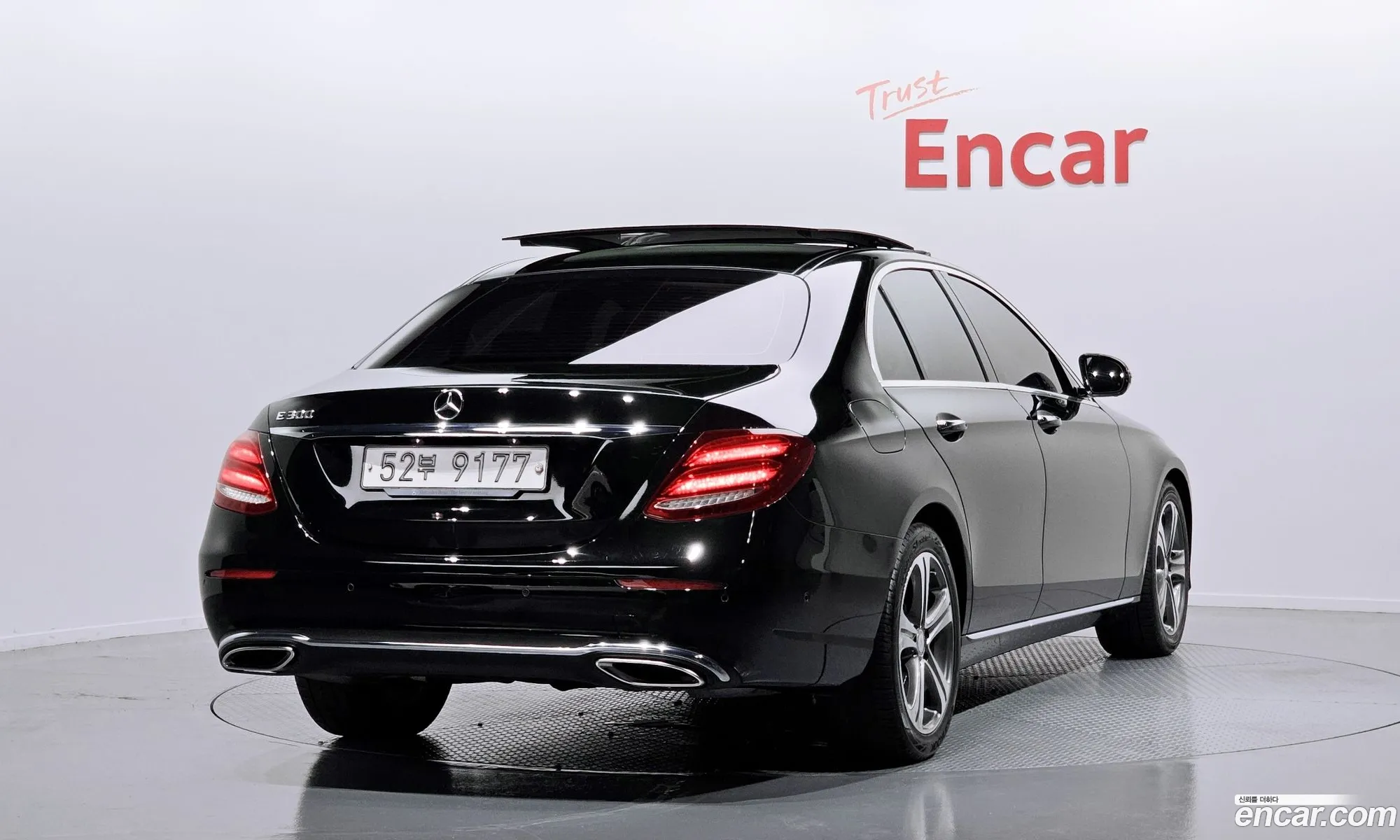 Mercedes-Benz E-Klasse E300 Avantgarde 2017 - фотография 16237807
