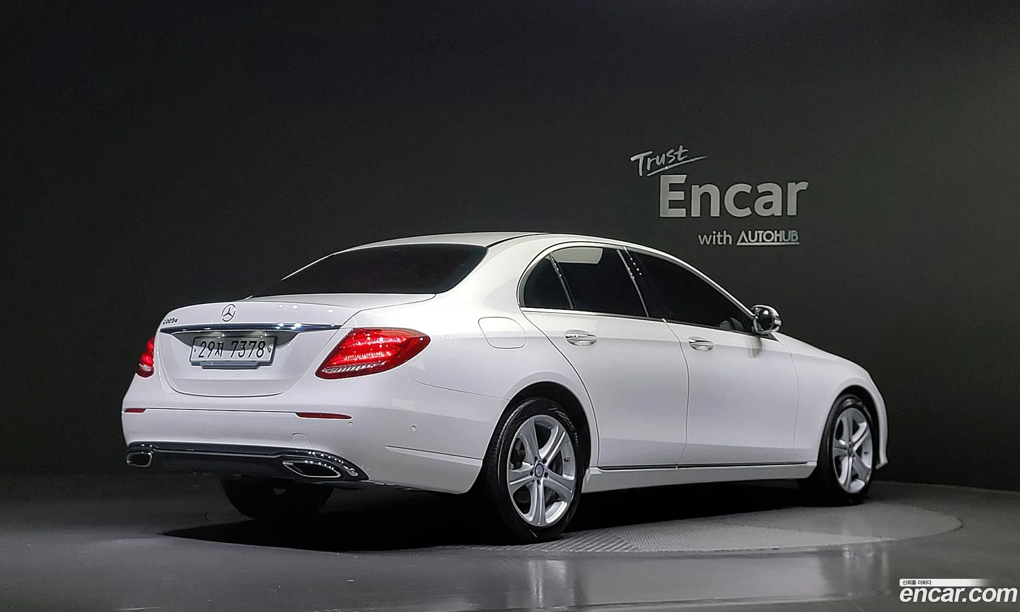 Benz E-Class W213 E220D Avantgarde - фотография 16425682