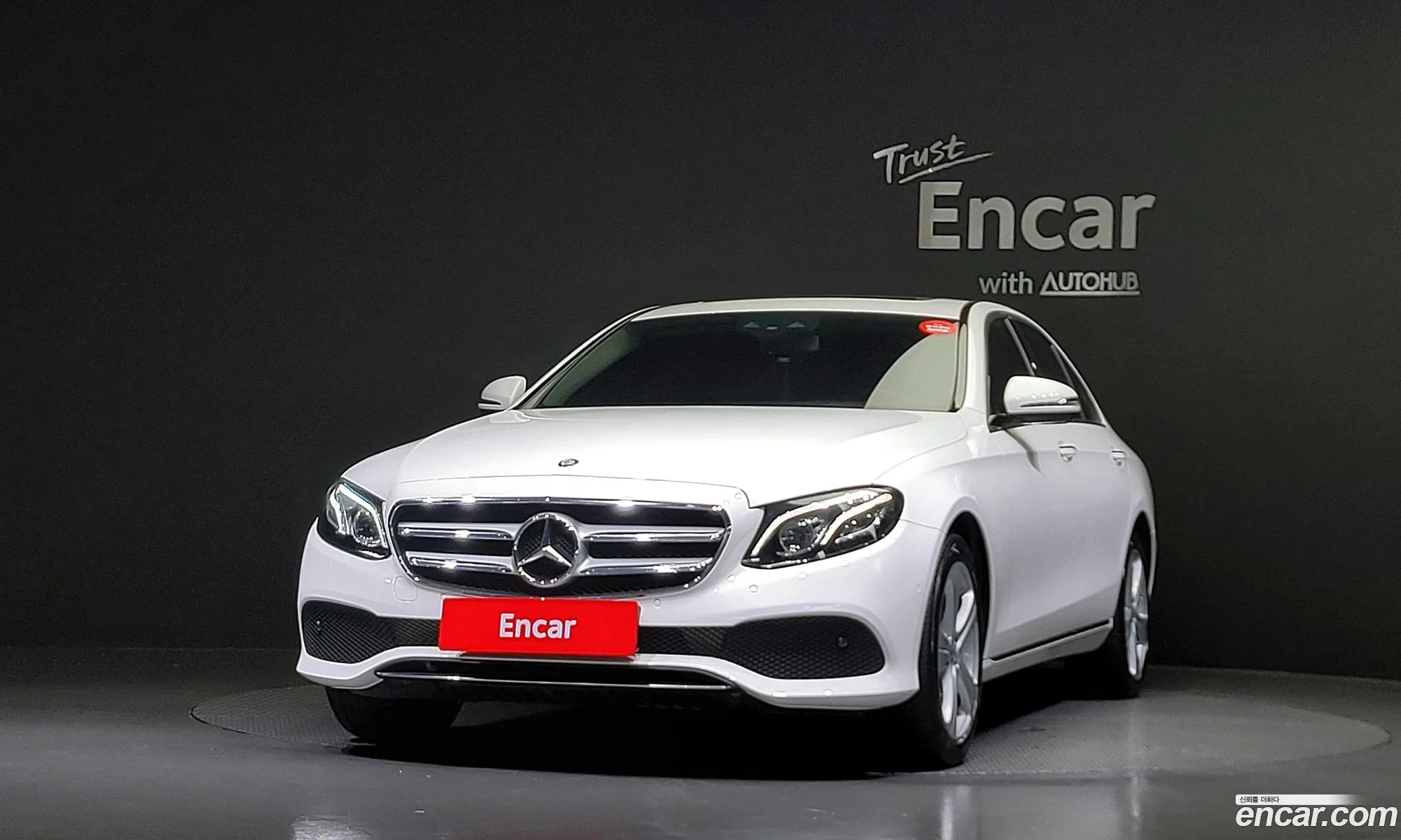 Benz E-Class W213 E220D Avantgarde - фотография 16425683