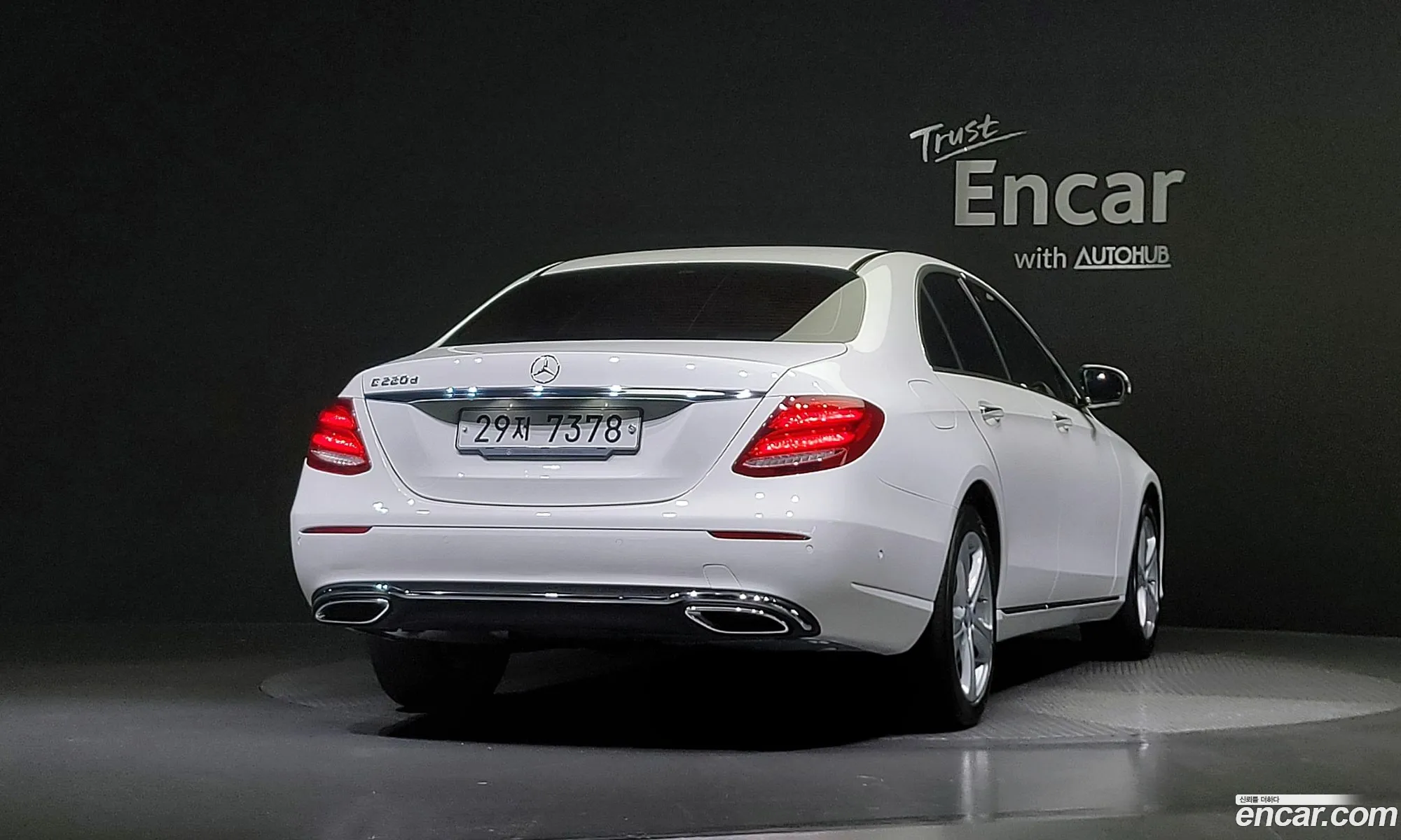 Benz E-Class W213 E220D Avantgarde - фотография 16425684
