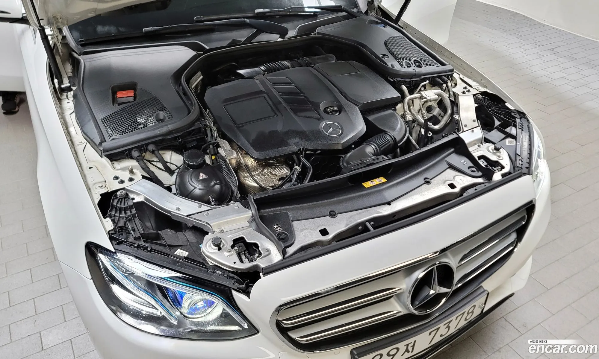 Benz E-Class W213 E220D Avantgarde - фотография 16425686