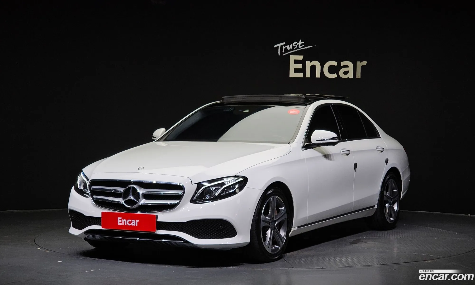 Mercedes-Benz E-Klasse E300 4Matic Avant Garde 2016 - фотография 16327117