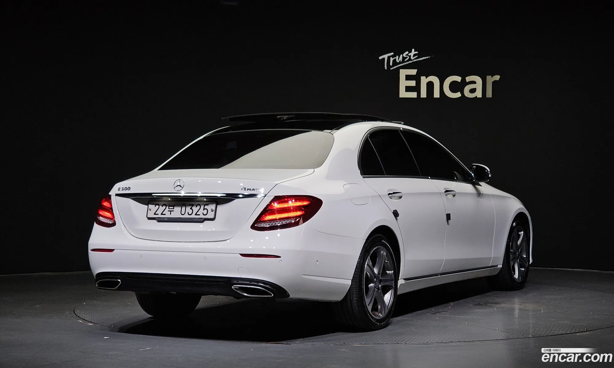 Mercedes-Benz E-Klasse E300 4Matic Avant Garde 2016 - фотография 16327118