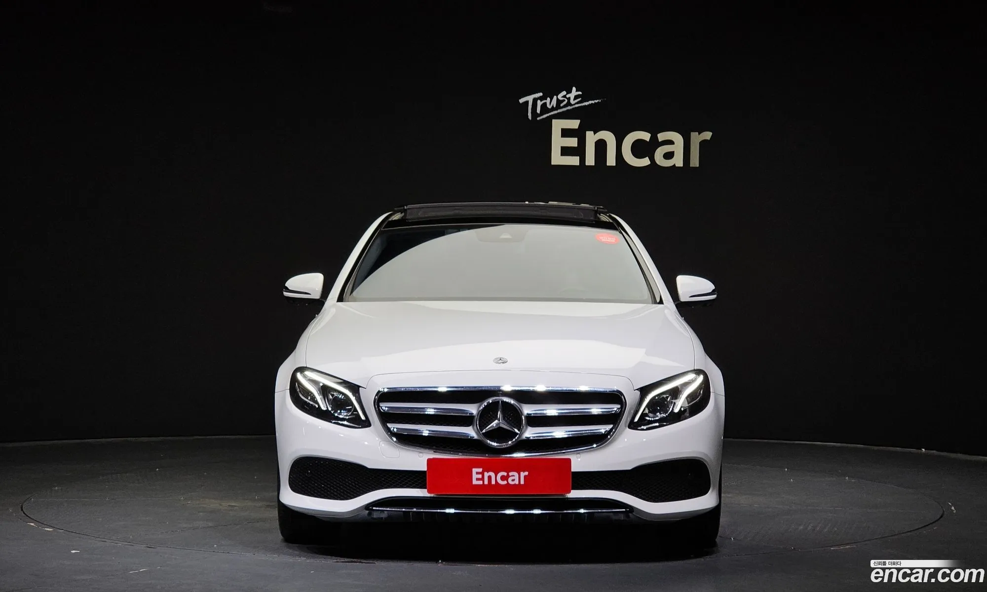 Mercedes-Benz E-Klasse E300 4Matic Avant Garde 2016 - фотография 16327119