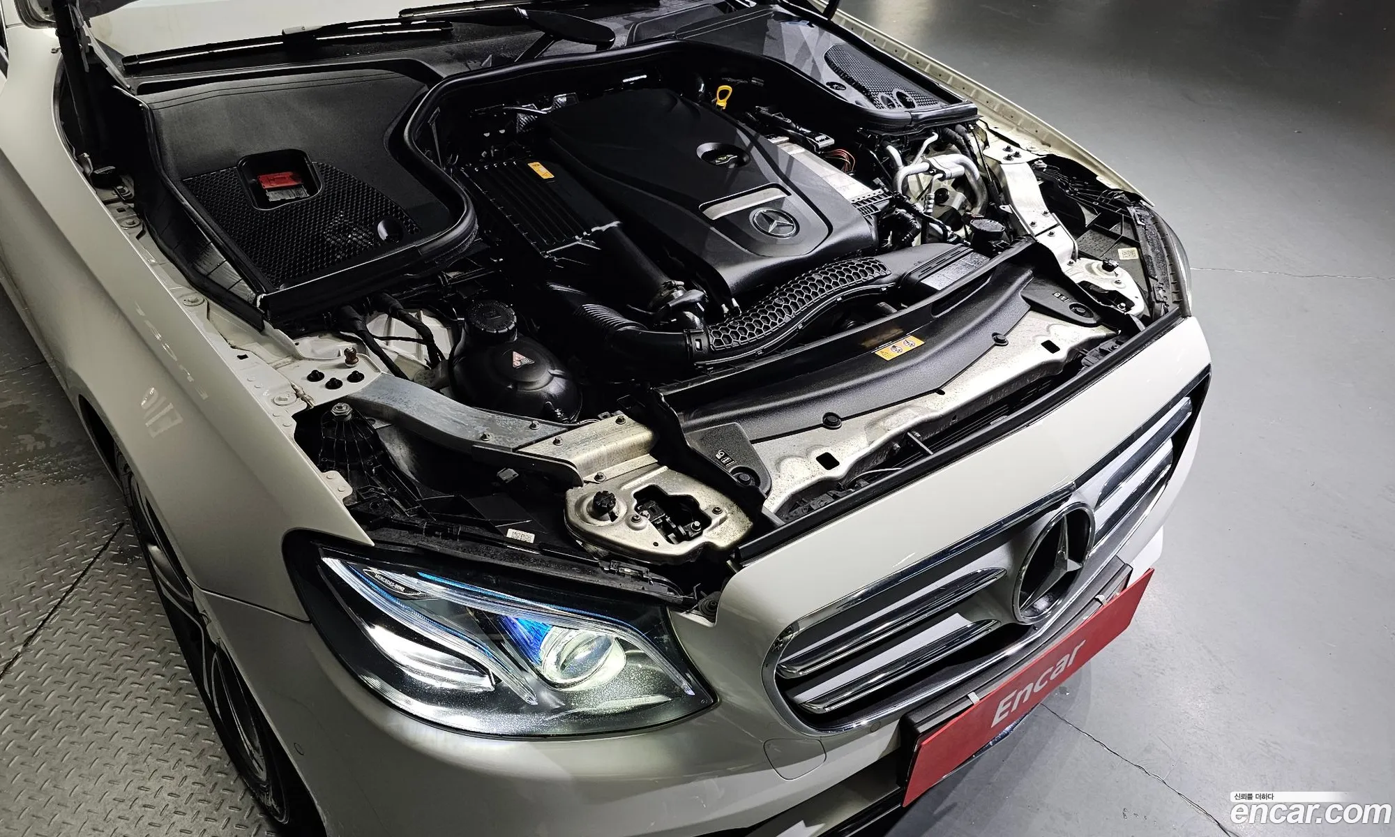 Mercedes-Benz E-Klasse E300 4Matic Avant Garde 2016 - фотография 16327122