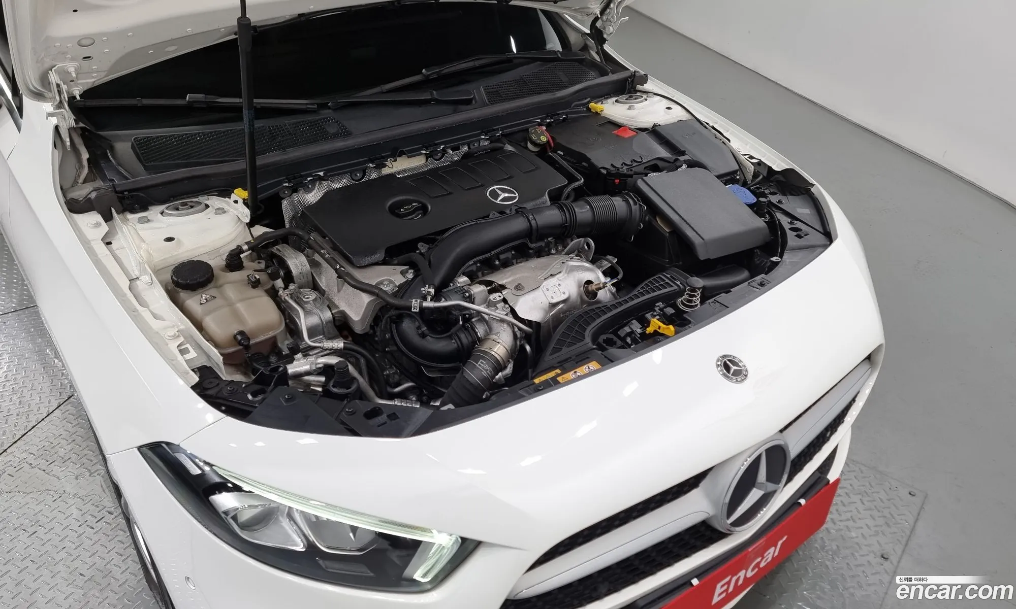 Mercedes-Benz A-Klasse Iv W177 A220 Hatchback 2020 - фотография 16237871