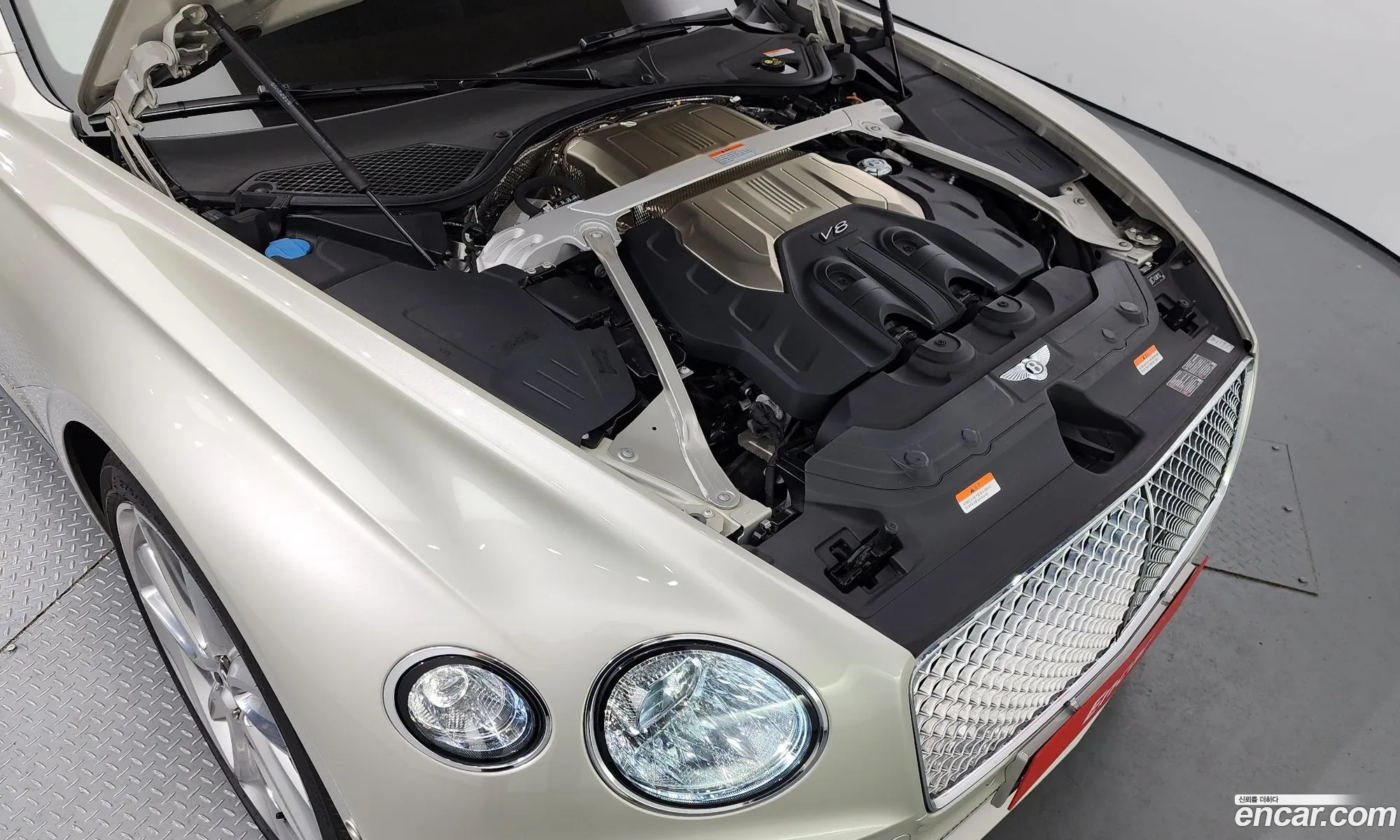 Bentley Continental 40 Gt 2020 - фотография 14481859