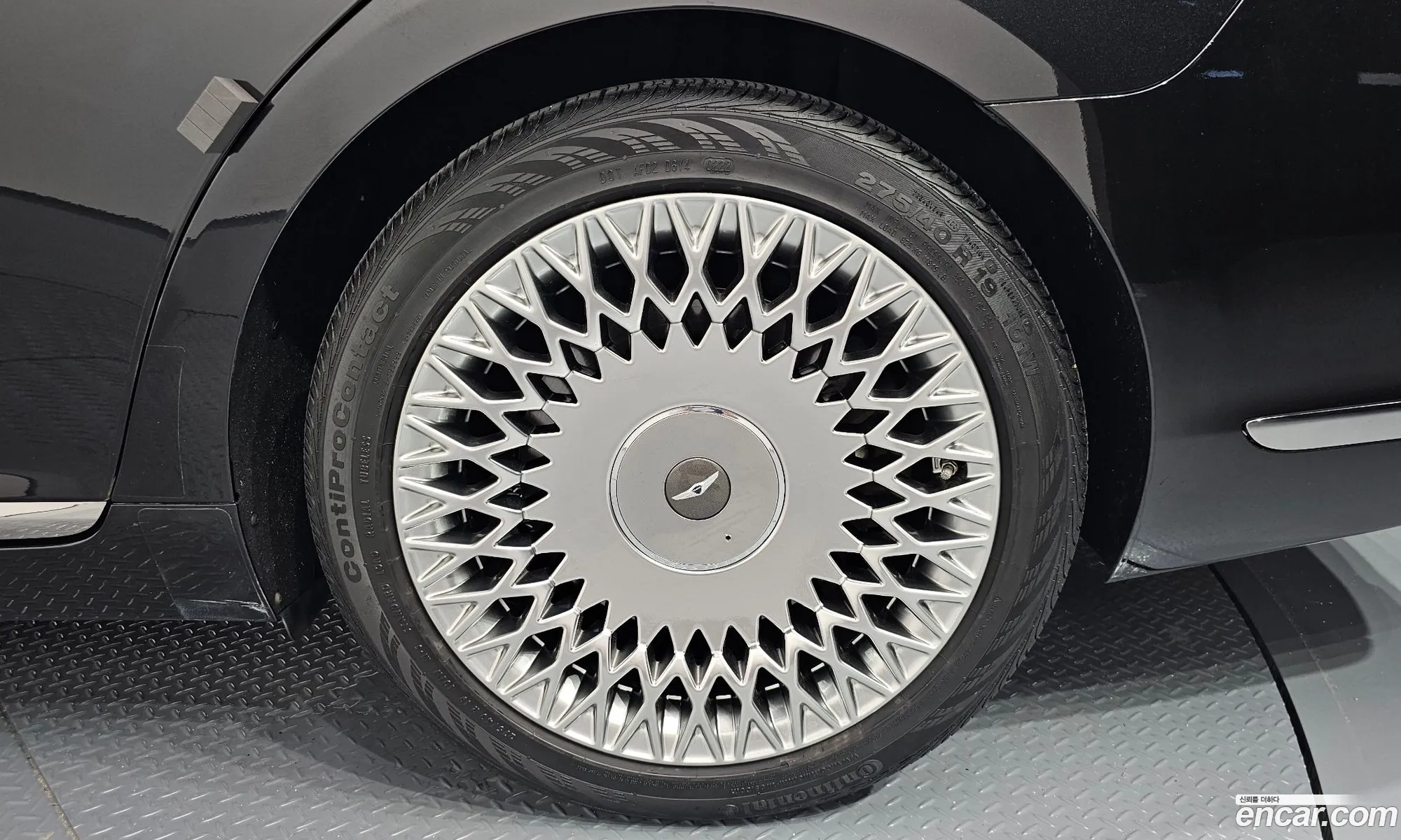Genesis G90 I 33T Awd 2019 - фотография 679173