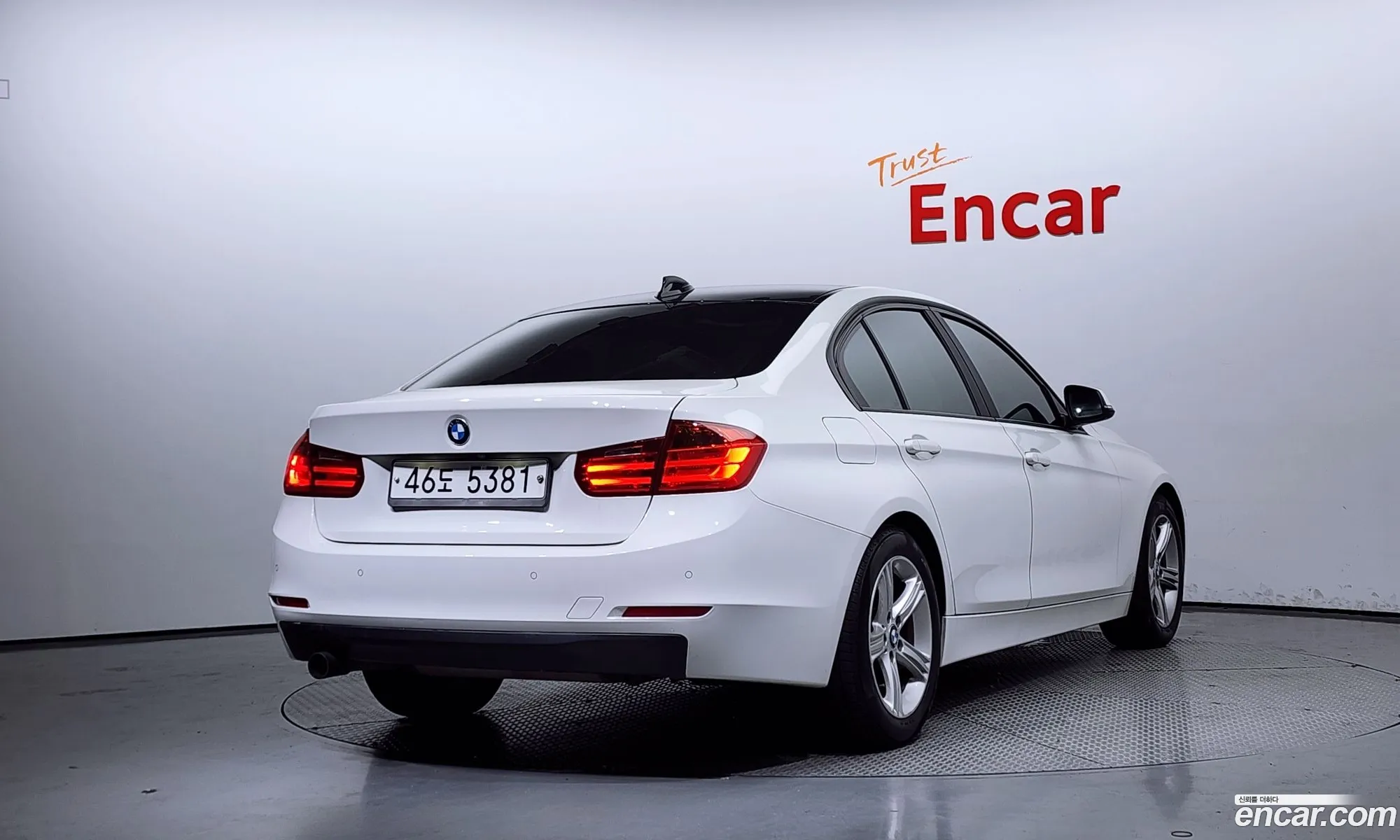 BMW 3Er 320I 2012 - фотография 12639535