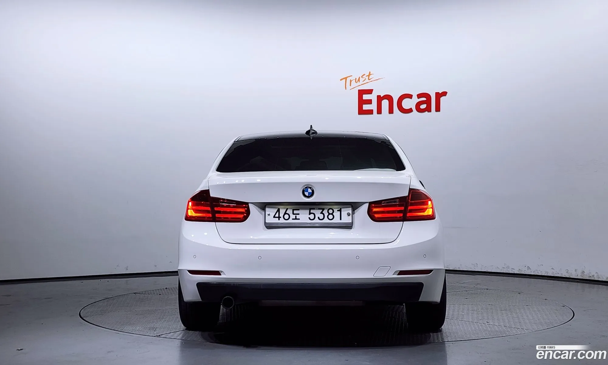 BMW 3Er 320I 2012 - фотография 12639537