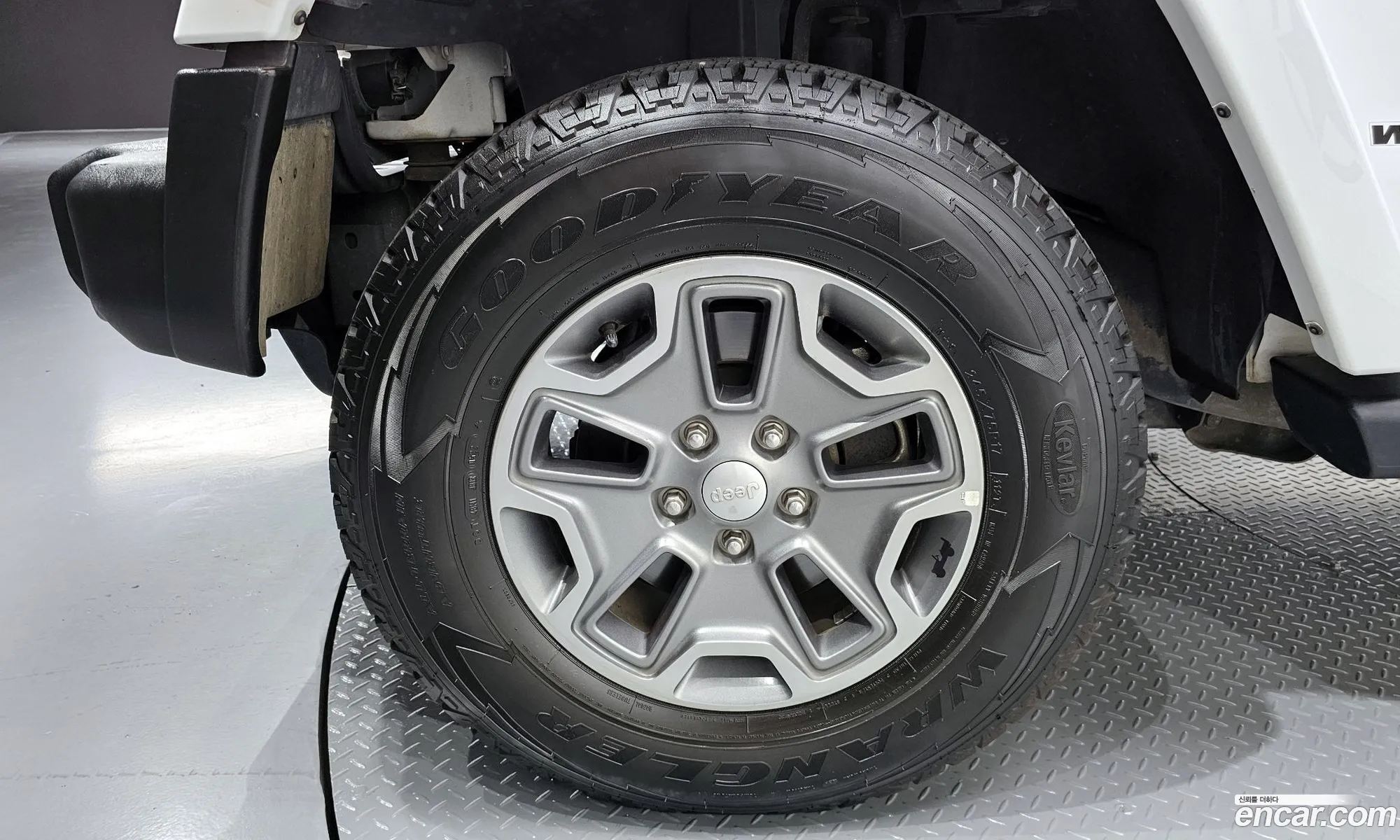 Jeep Wrangler 36 Sahara 4-Door 2017 - фотография 4844486