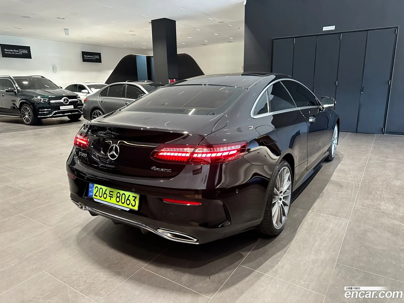 Mercedes-Benz E-Klasse E450 4Matic Coupe 2023 - фотография 15101182