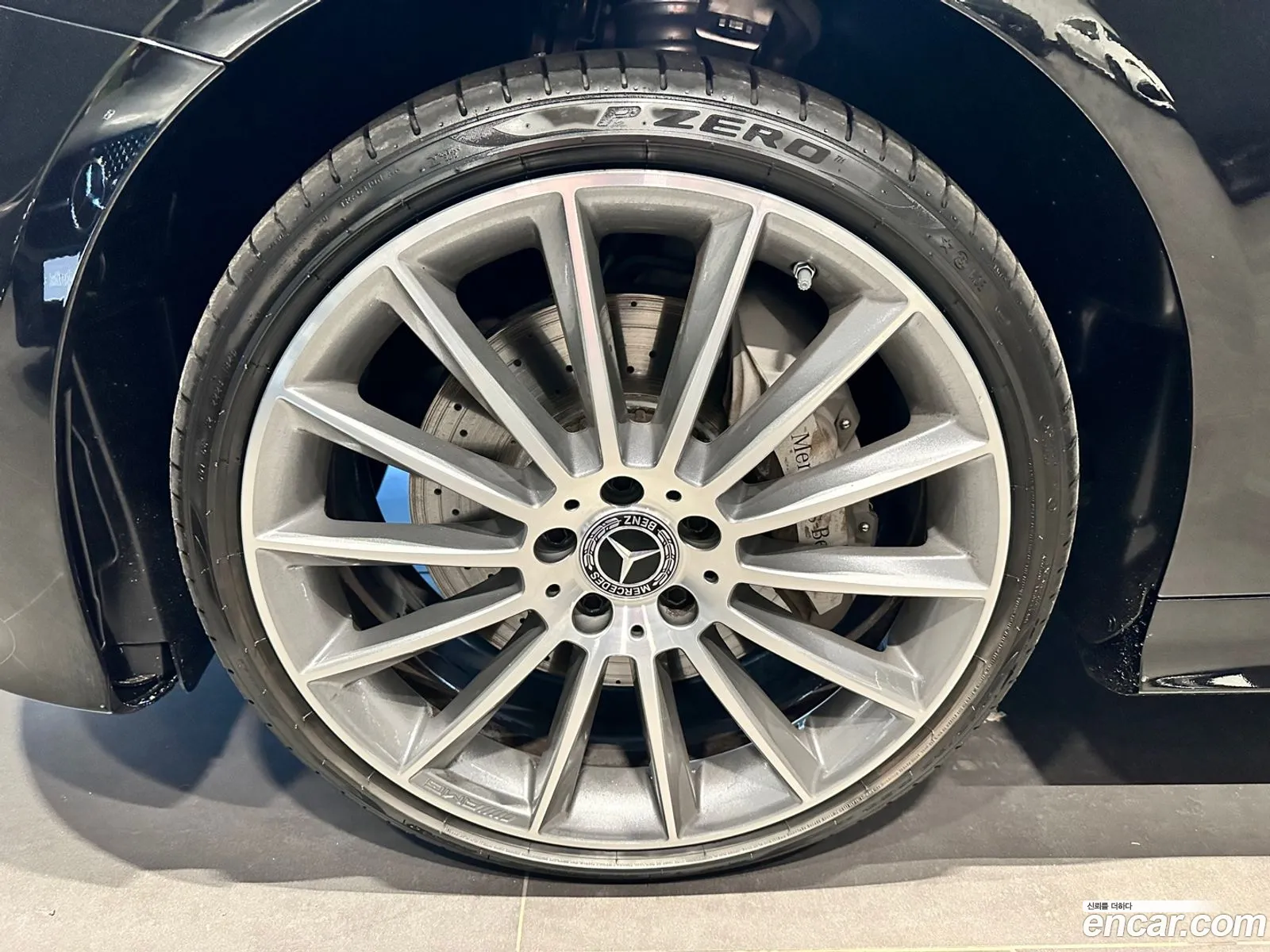 Mercedes-Benz E-Klasse E450 4Matic Coupe 2023 - фотография 15101185