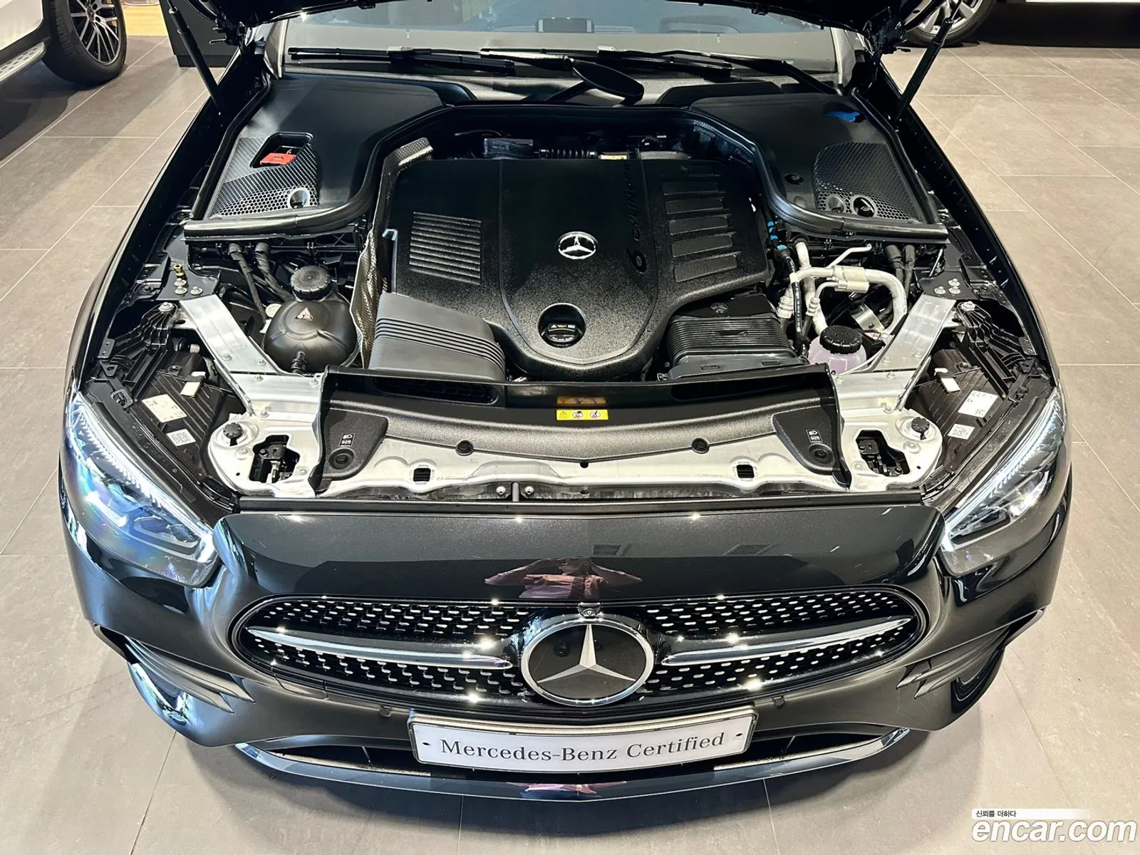 Mercedes-Benz E-Klasse E450 4Matic Coupe 2023 - фотография 15101186