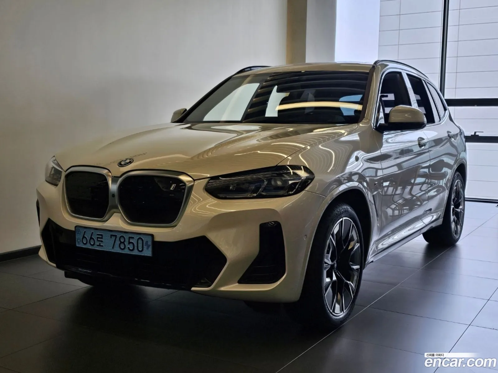 BMW Ix3 M Sports 2024 - фотография 19420921