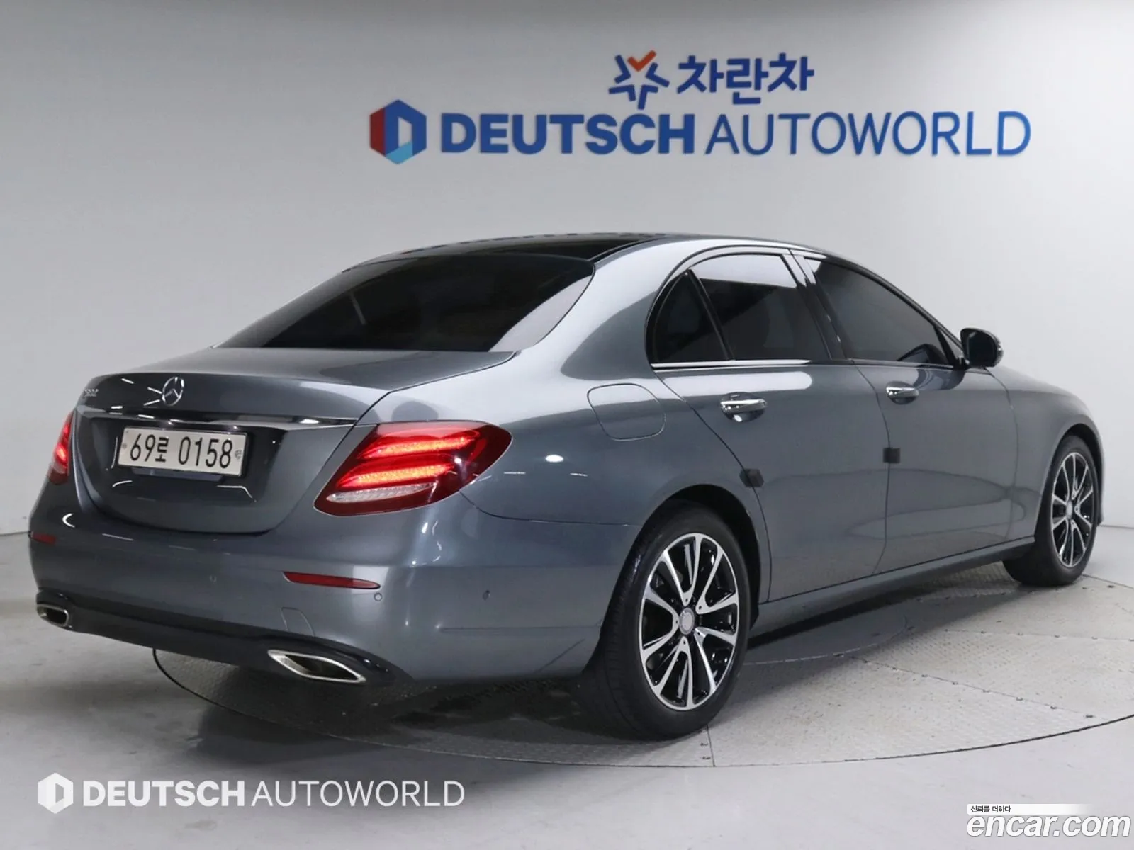 Mercedes-Benz E-Klasse E300 Avantgarde 2017 - фотография 16174726