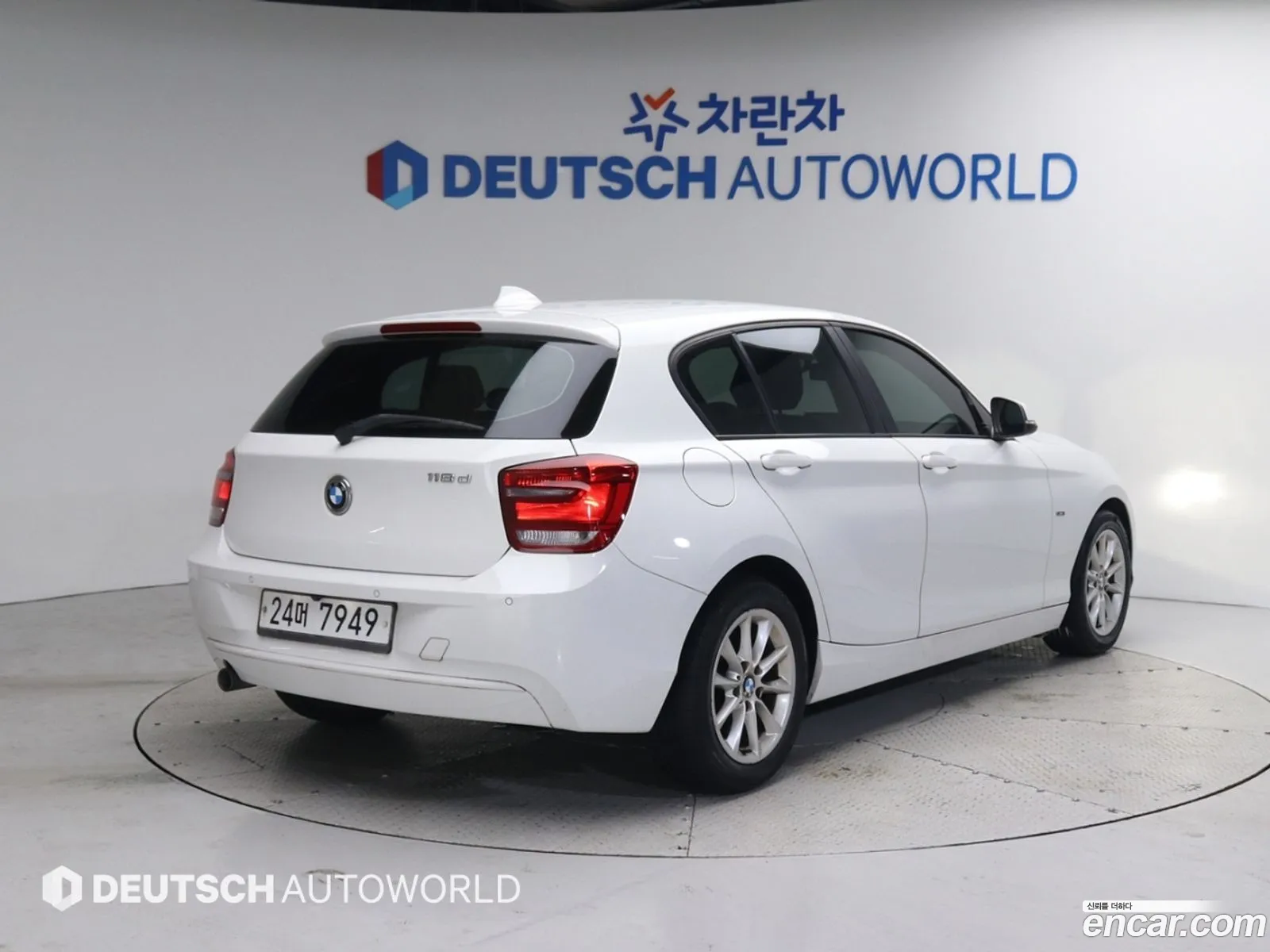 BMW 1Er 118D Urban 5 Door 2013 - фотография 19615946