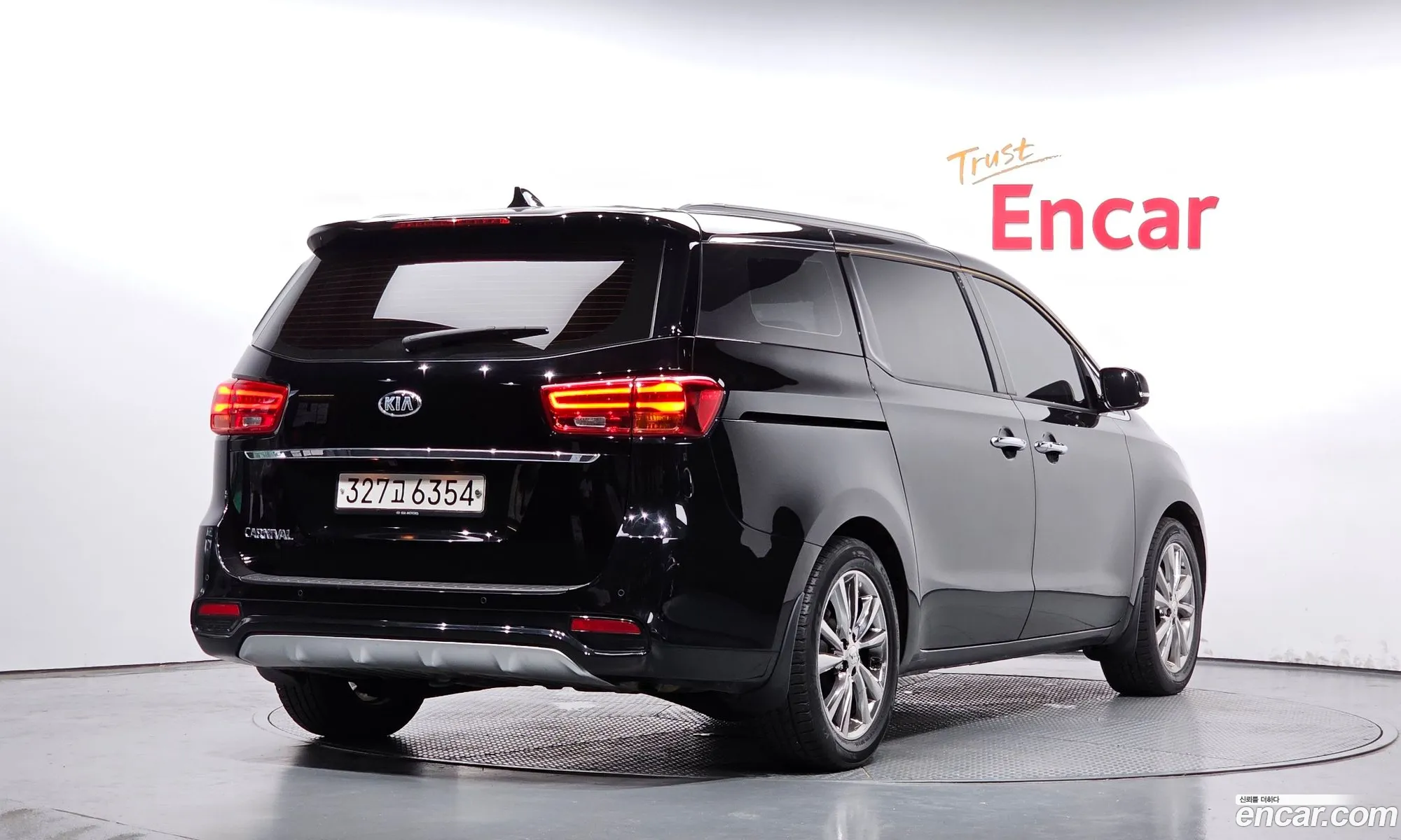 Kia Carnival 9-Seater Noblesse Special 2020 - фотография 11896150