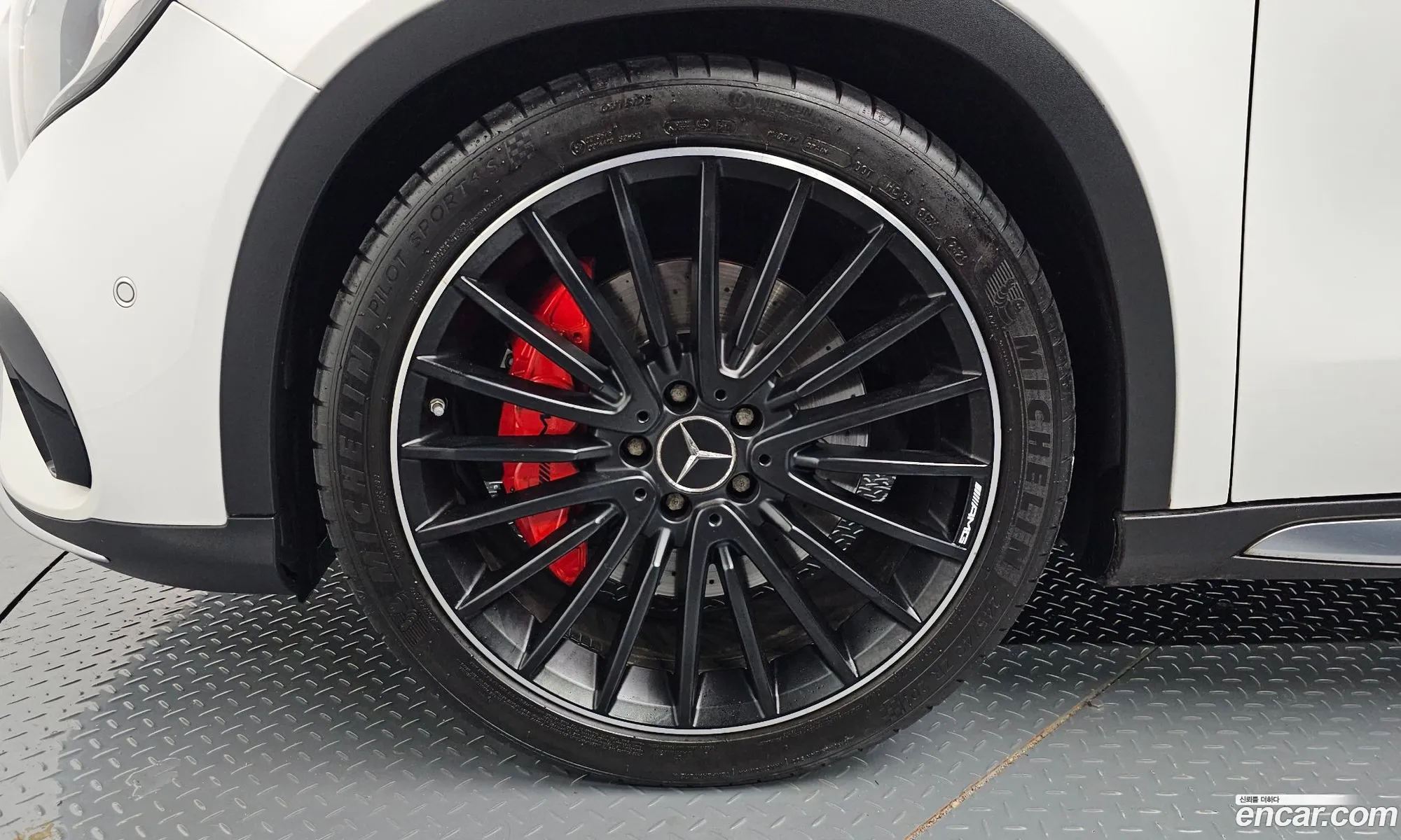 Mercedes-Benz Gla-Klasse I X156 Gla45 Amg 4Matic 2019 - фотография 16357322