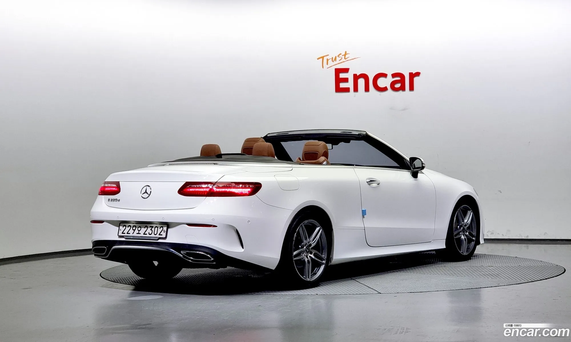 Mercedes E-Class W213 E220D Cabriolet - фотография 16373544